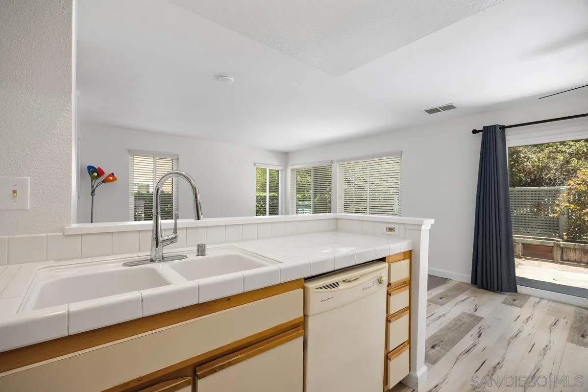 Photo #10: 260017495 Listing: Photo #10