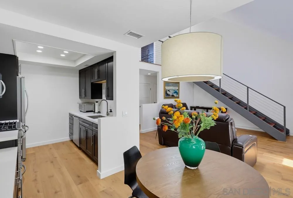 https://cdn.realtyfeed.com/cdn/127/260017496/0db0bb17a763f8e37d22b0ae598fdc89.webp