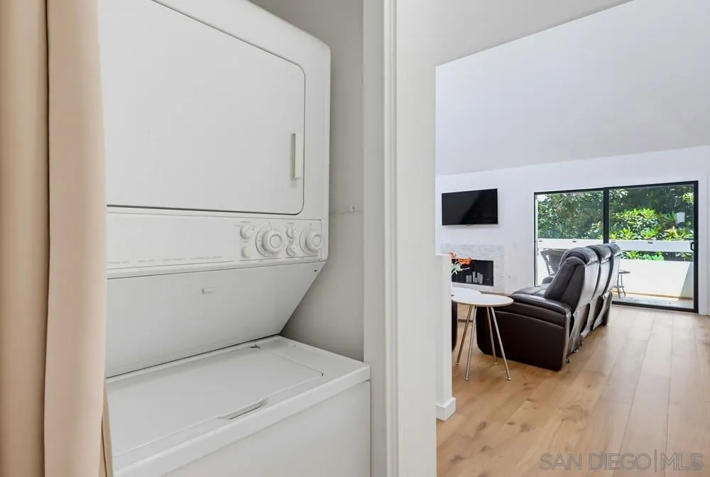 https://cdn.realtyfeed.com/cdn/127/260017496/d9edaa8439aa163b8ea6f378007a102a.webp