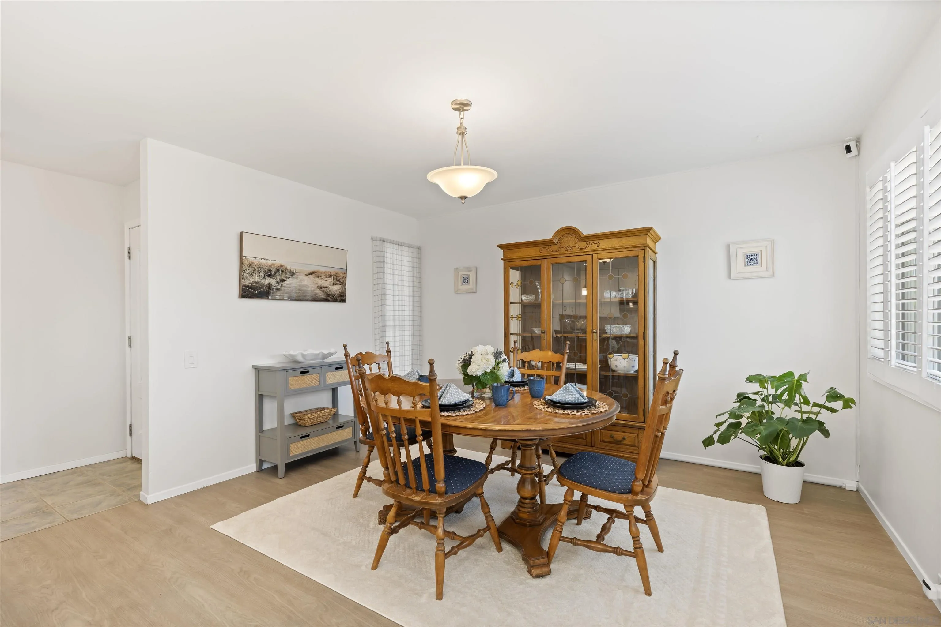 https://cdn.realtyfeed.com/cdn/127/260017499/060d3f4dcf7c8155f11f50f9784fc247.webp
