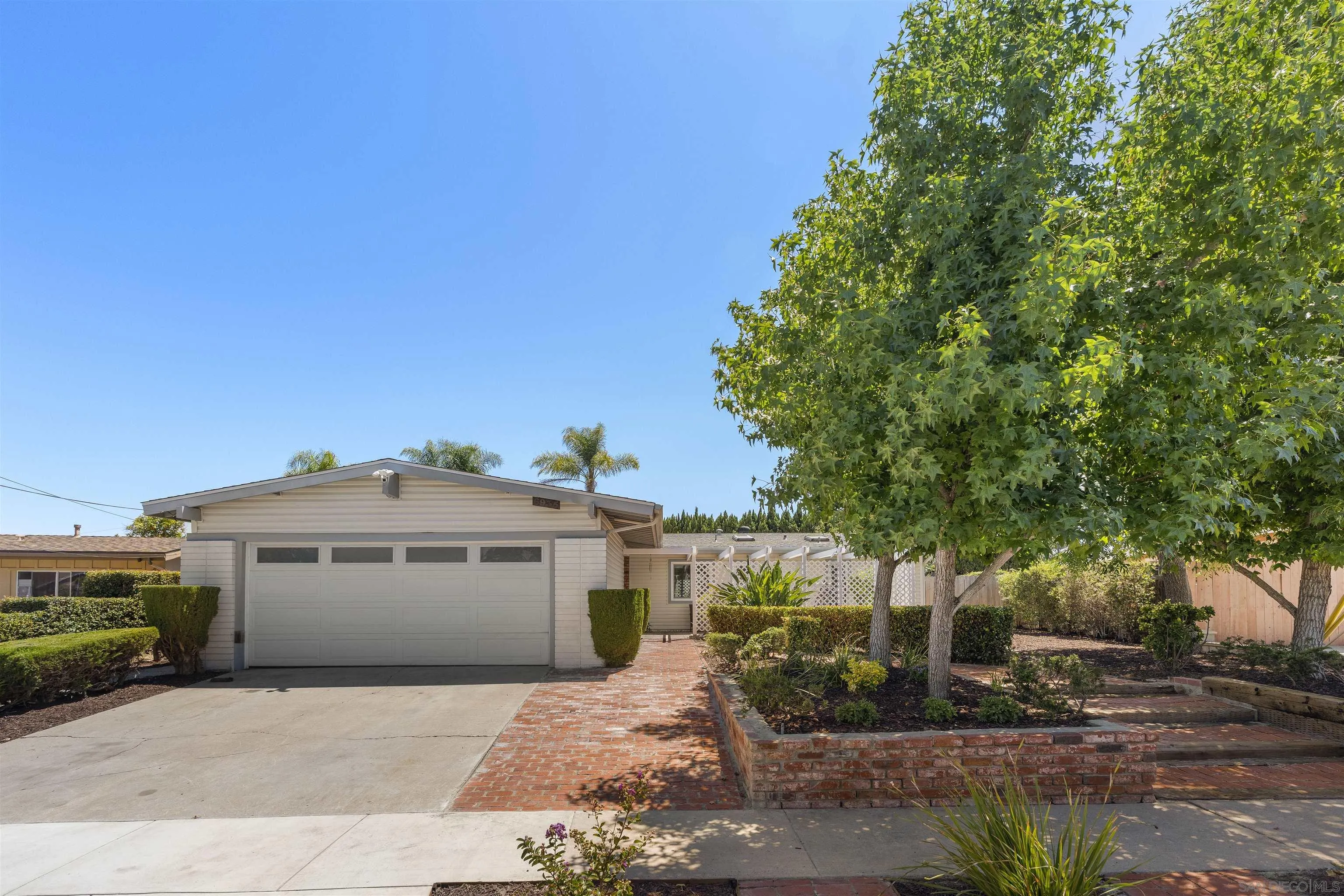 https://cdn.realtyfeed.com/cdn/127/260017499/bb6df49031cdede5cc2a5606a8ed21c8.webp
