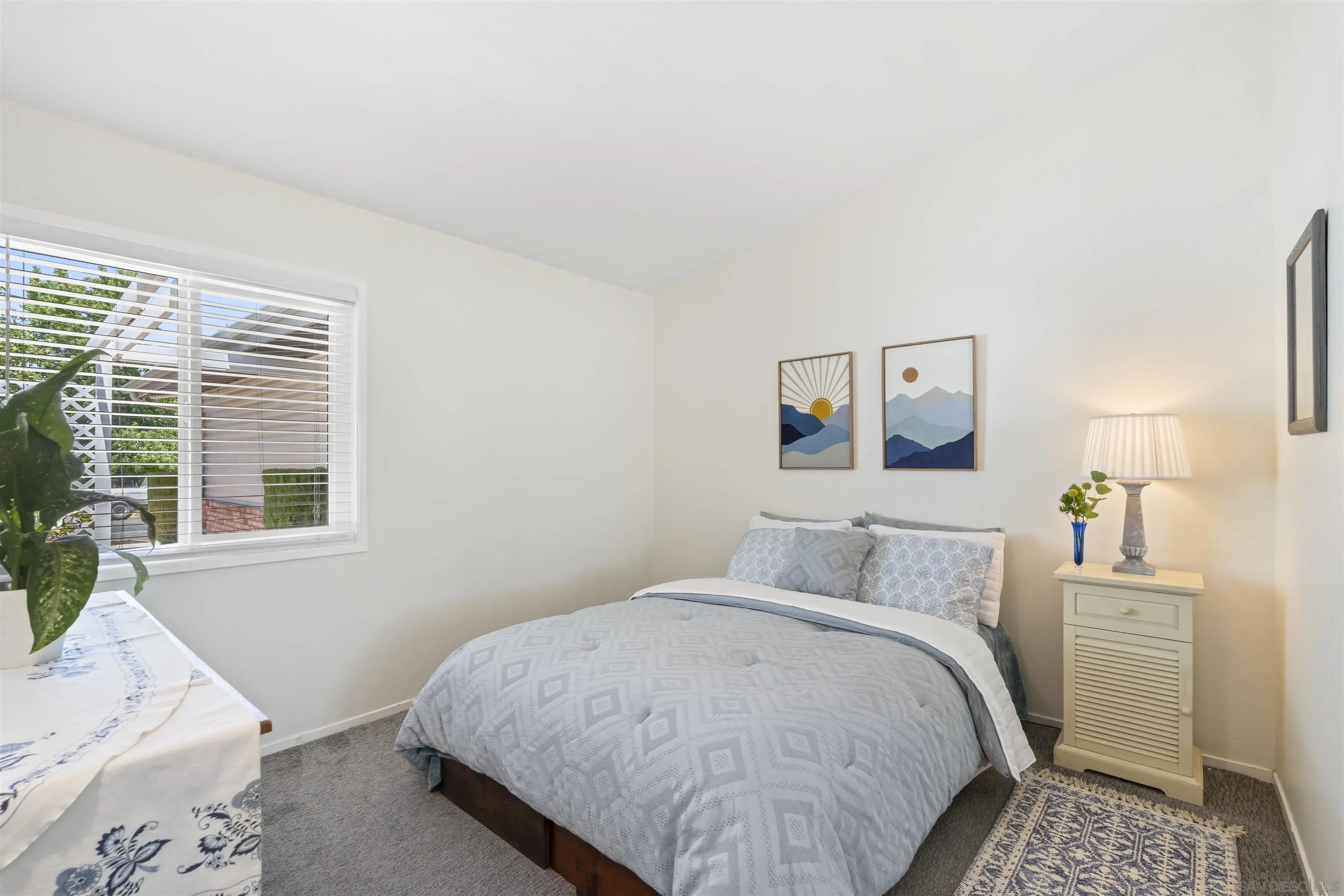 https://cdn.realtyfeed.com/cdn/127/260017499/c583f7e7c9f2a2da47d41f55119832f0.webp