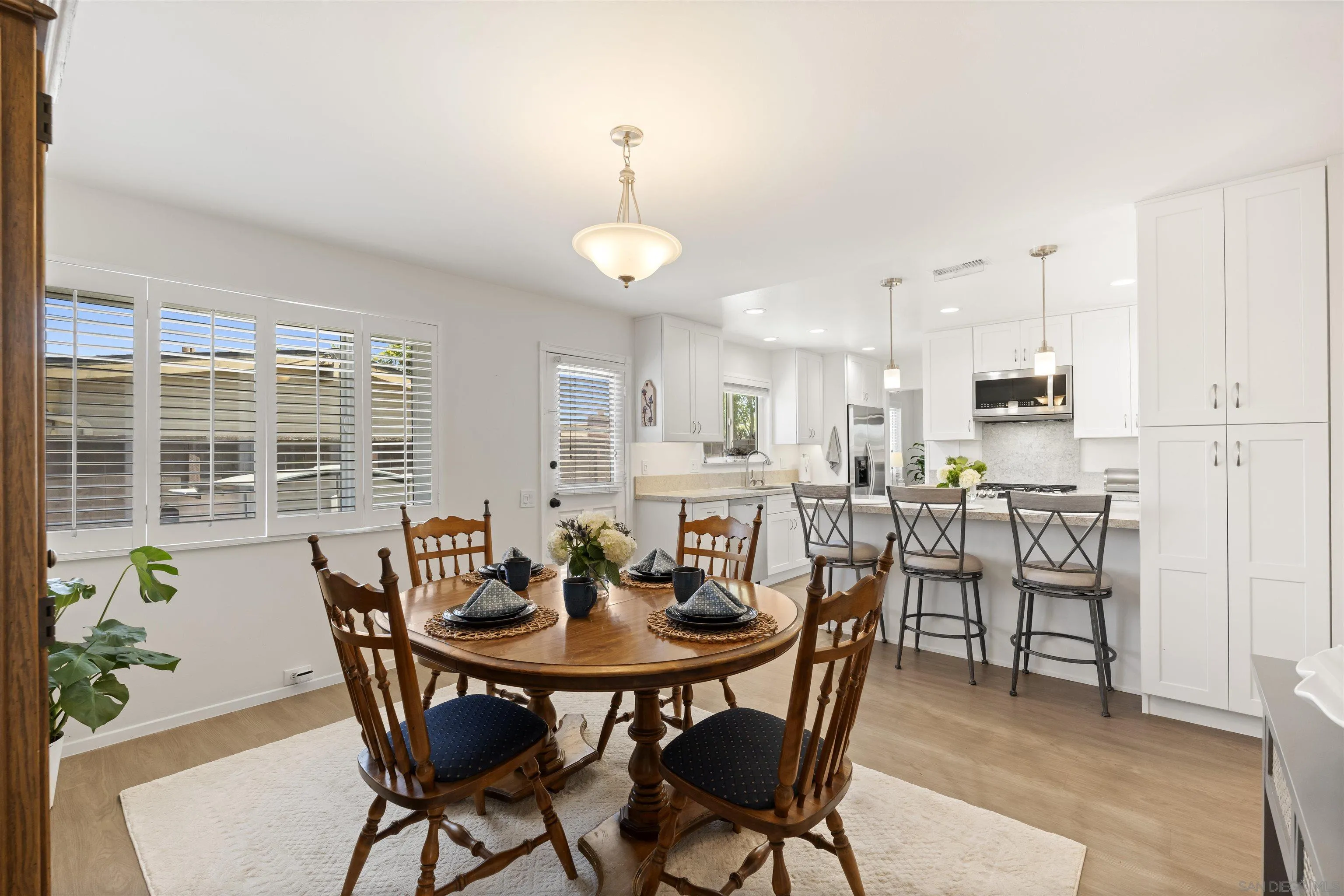 https://cdn.realtyfeed.com/cdn/127/260017499/e05fbda090ed85a934899cfd9916741d.webp