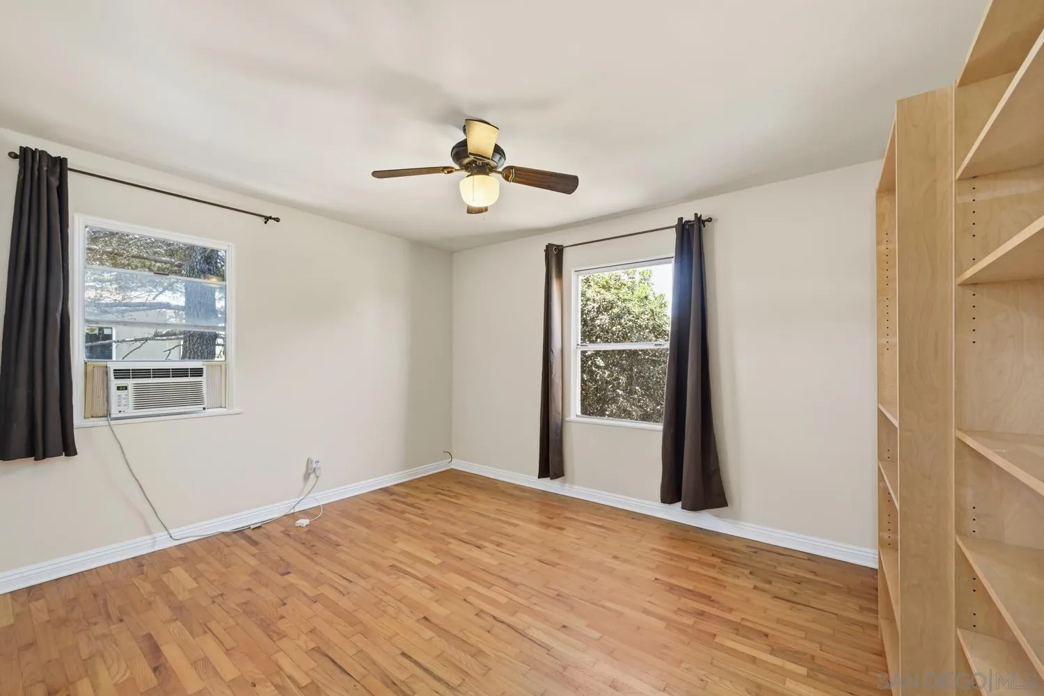 https://cdn.realtyfeed.com/cdn/127/260017503/2619baa9fc675c80832a17cf18e35984.webp