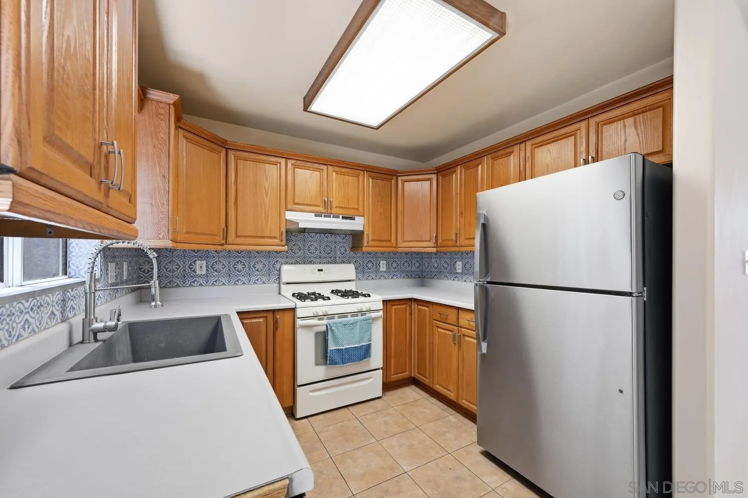 https://cdn.realtyfeed.com/cdn/127/260017503/848463532d9d1bfc91dc877a12e664c4.webp