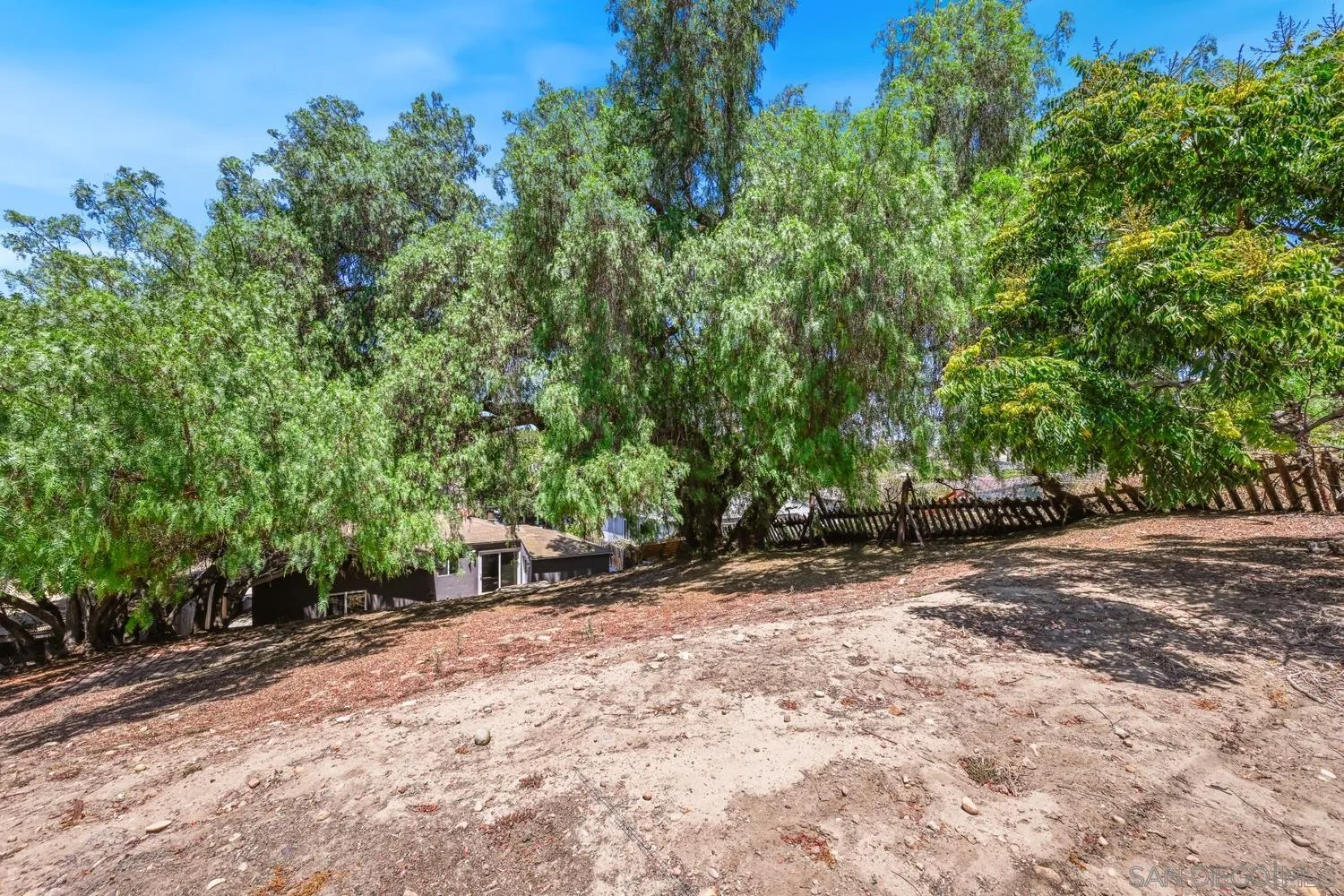 https://cdn.realtyfeed.com/cdn/127/260017503/852279e65213c1ba64a4585b9305b326.webp
