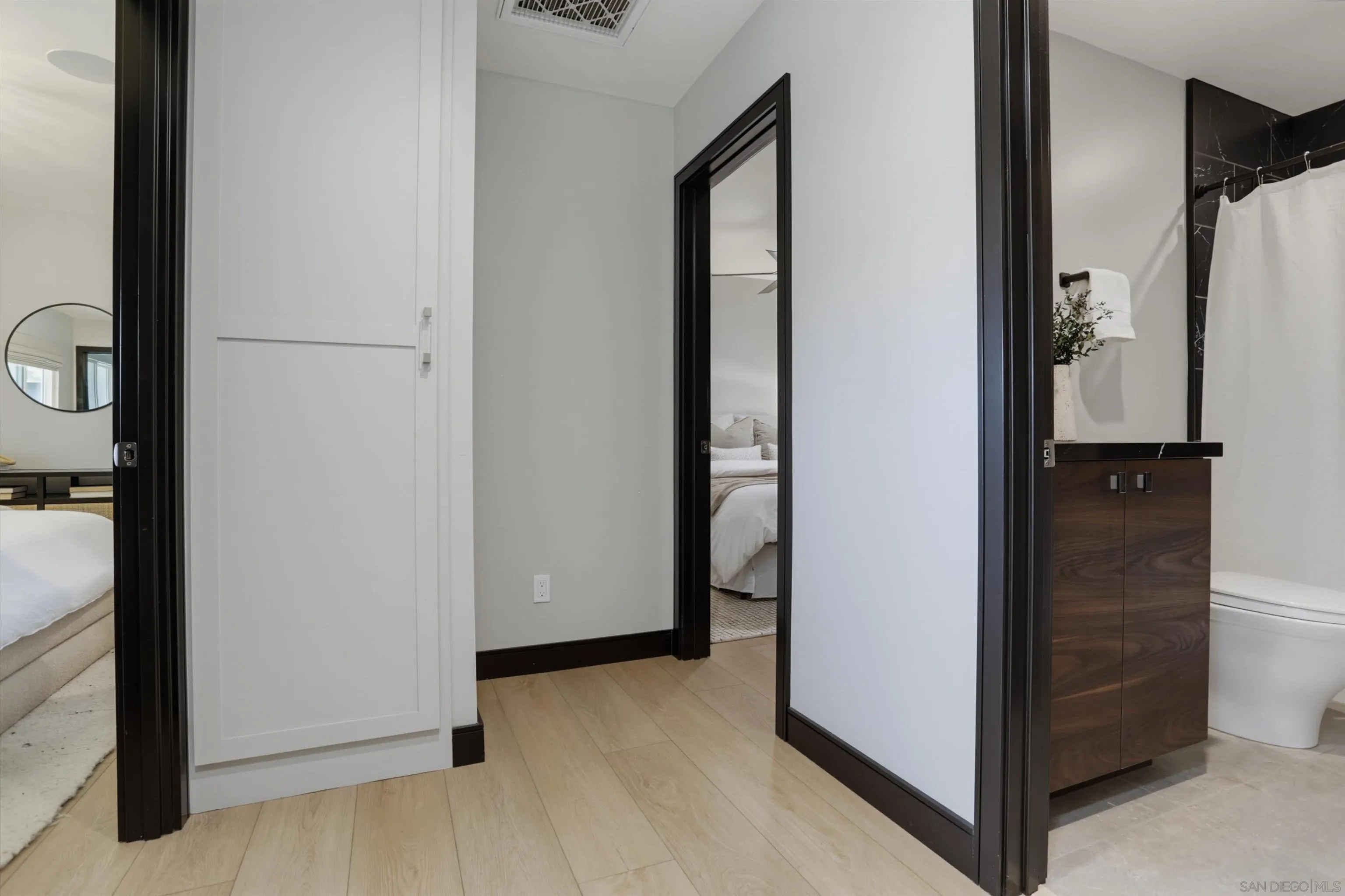 https://cdn.realtyfeed.com/cdn/127/260017508/2399c2c4c1f10ad8245fefc53ad4642c.webp