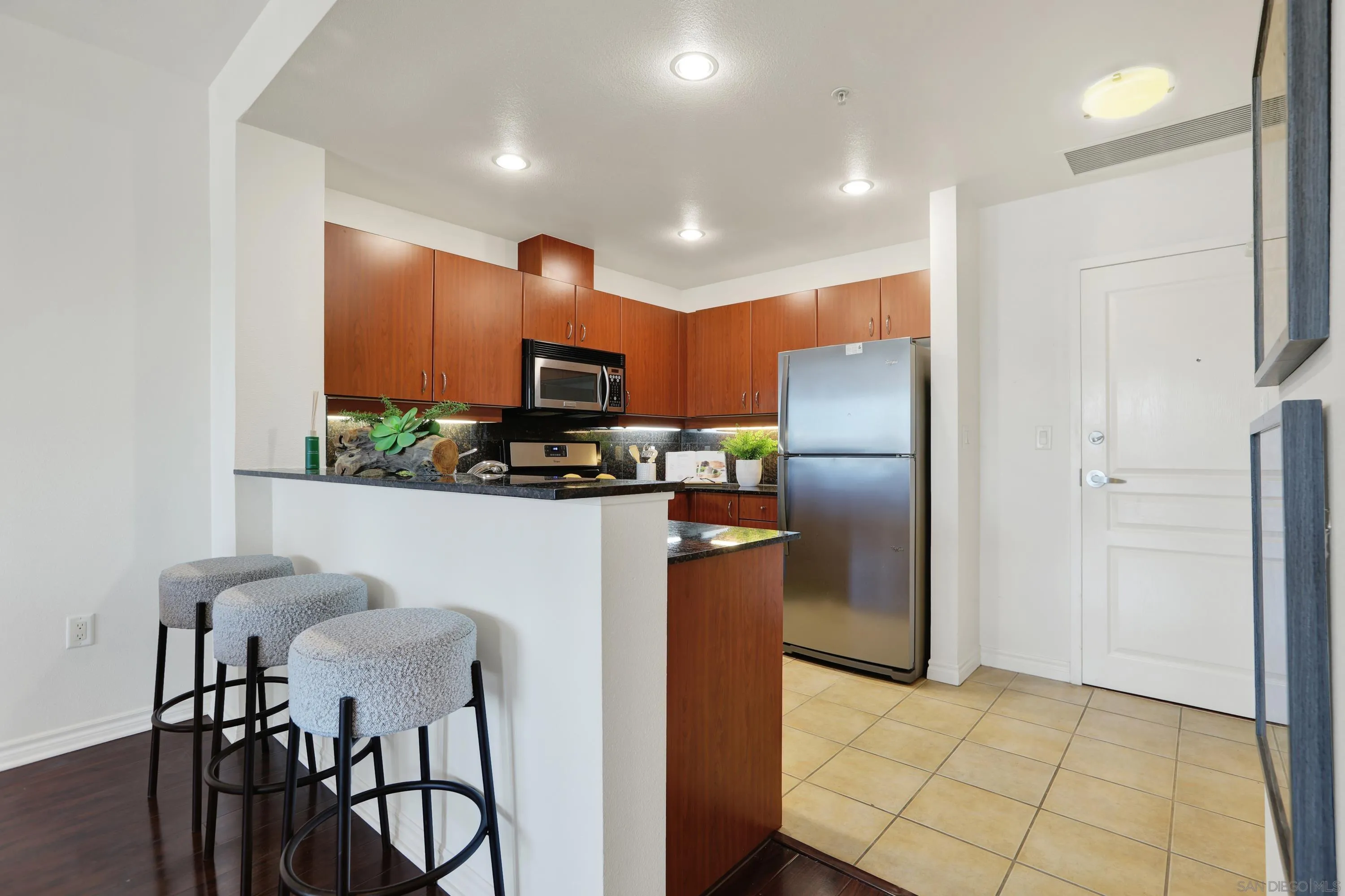 Photo #6: 260017515 Listing: Photo #6