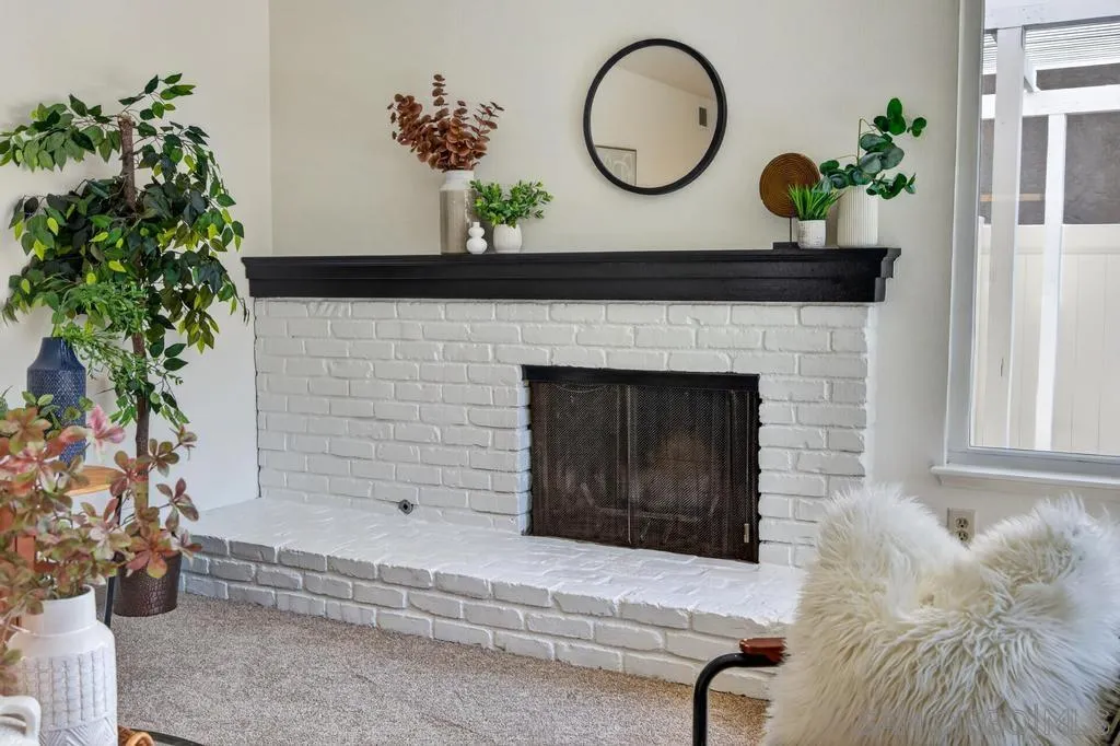 https://cdn.realtyfeed.com/cdn/127/260017520/06f02acafc727c63c4e58338ced94588.webp