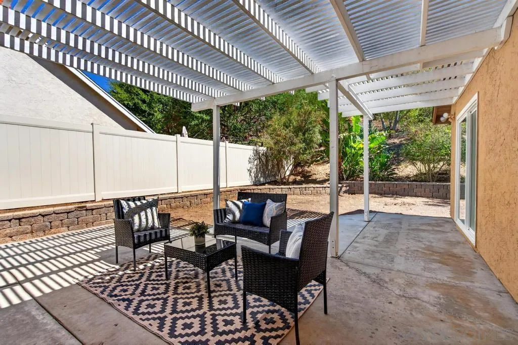 https://cdn.realtyfeed.com/cdn/127/260017520/32b00e761d92f3d392b7f143eb4b3f45.webp