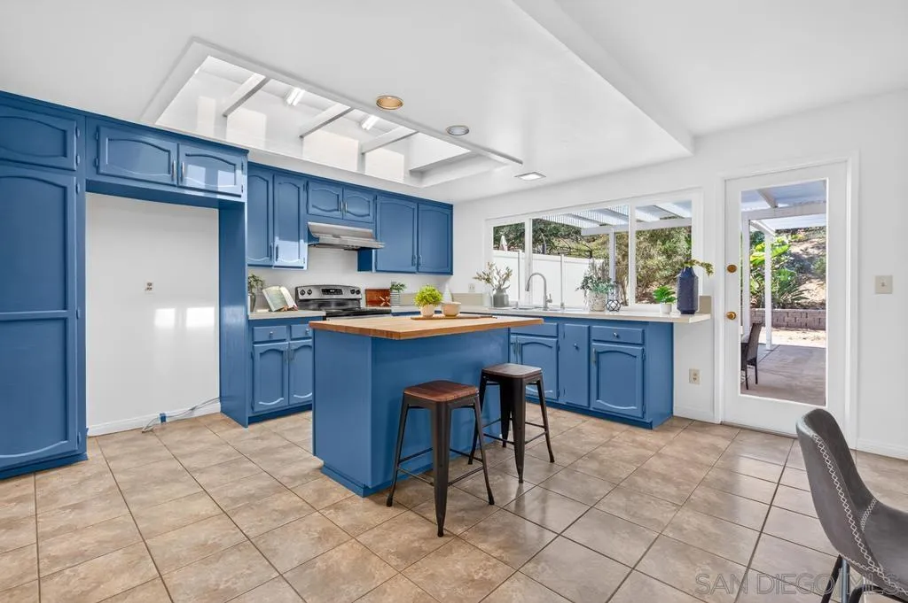 https://cdn.realtyfeed.com/cdn/127/260017520/504af1d759a1832b256fcc80ee902d19.webp