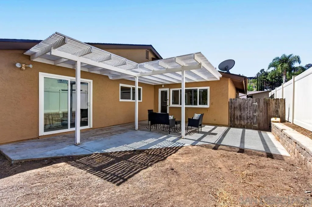 https://cdn.realtyfeed.com/cdn/127/260017520/b565d5469938bd27f5a805f84a9ca185.webp