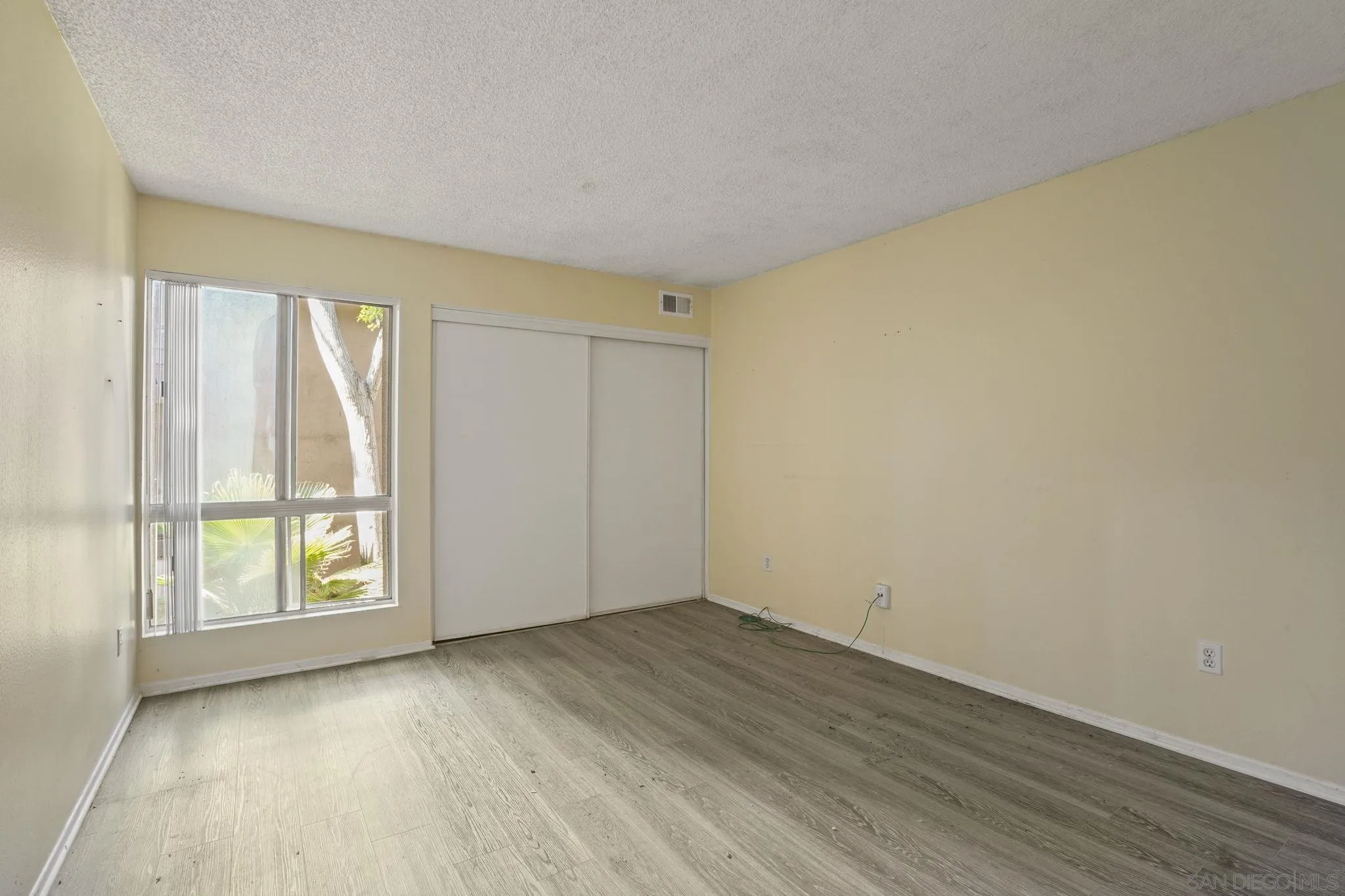 https://cdn.realtyfeed.com/cdn/127/260017535/6a09c782d015e2c04312f147e54a7810.webp