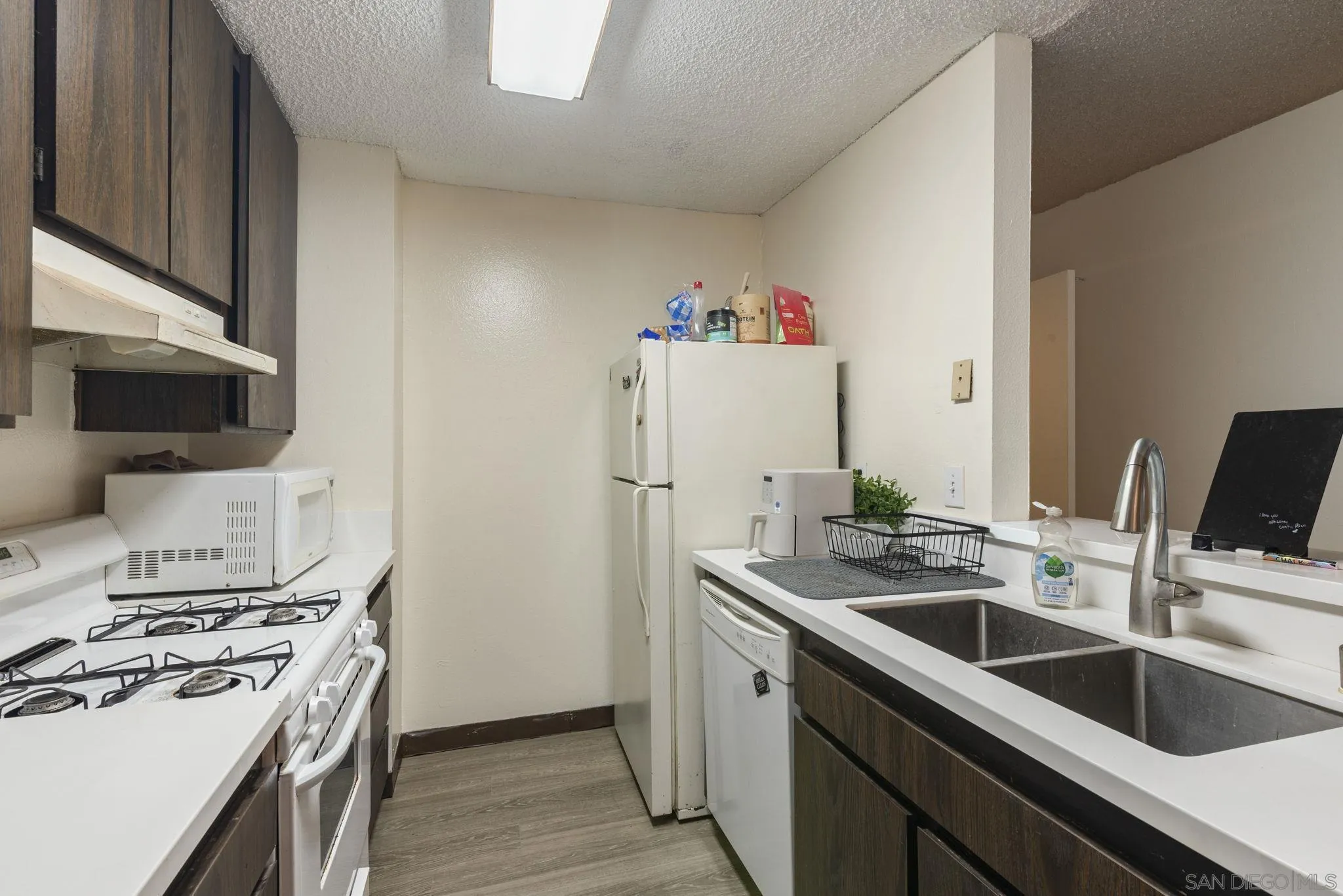 Photo #6: 260017535 Listing: Photo #6