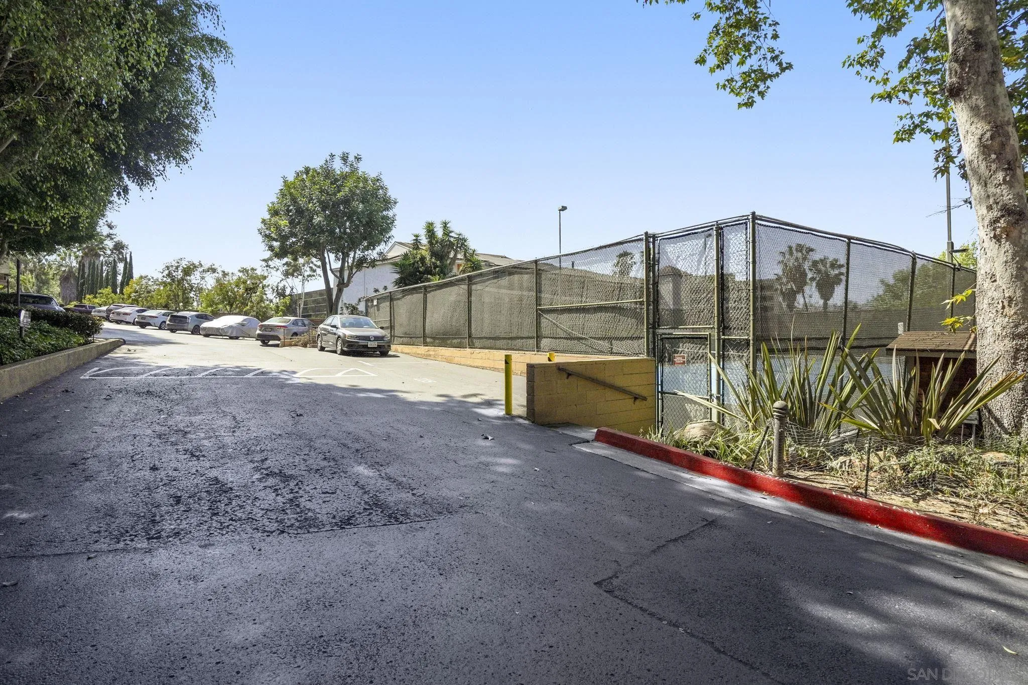 https://cdn.realtyfeed.com/cdn/127/260017535/d463c6e7a4d51dd3446ff3581c75f1c3.webp