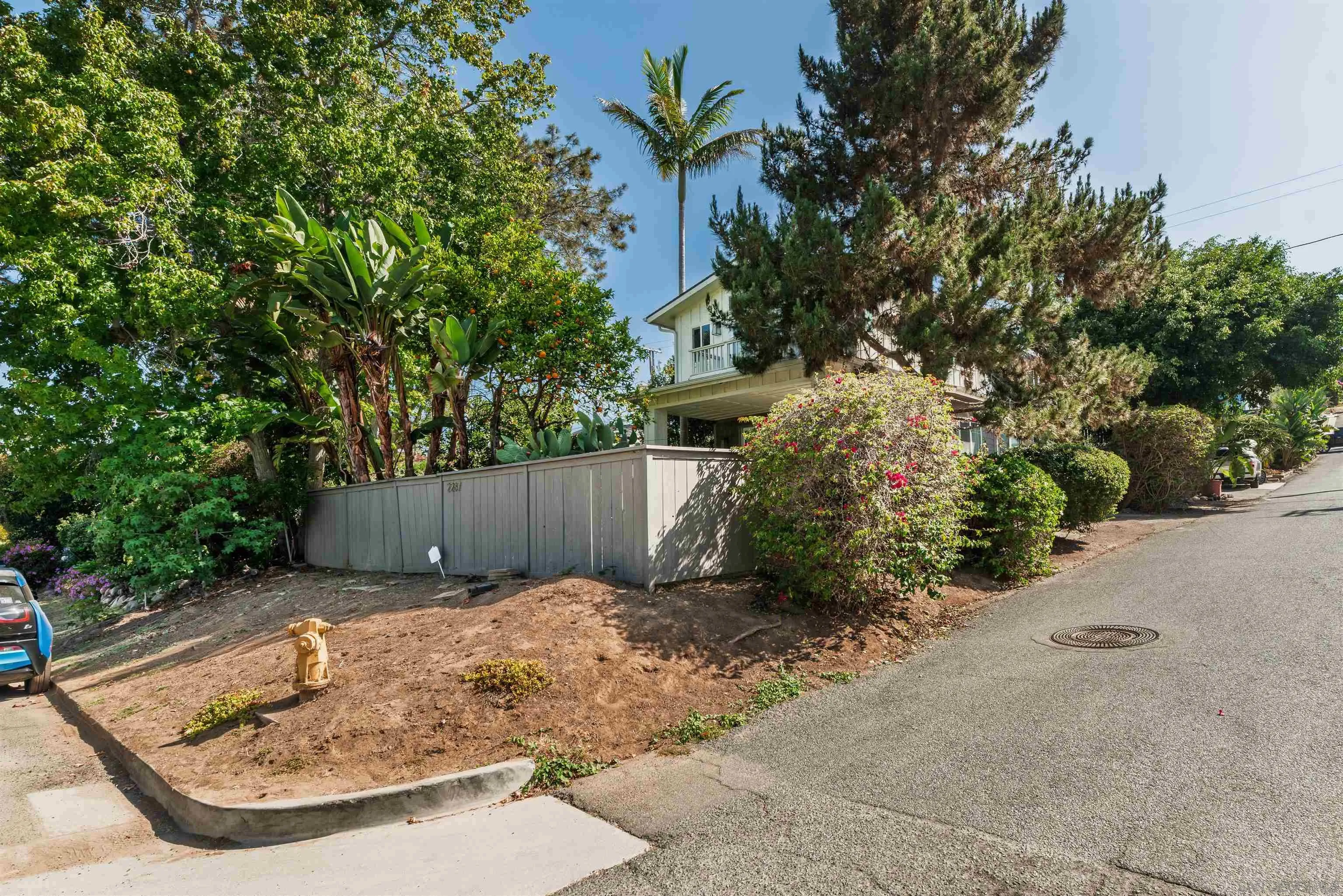 https://cdn.realtyfeed.com/cdn/127/260017540/9fcbbb545aaf439fa48e6f663f842a17.webp