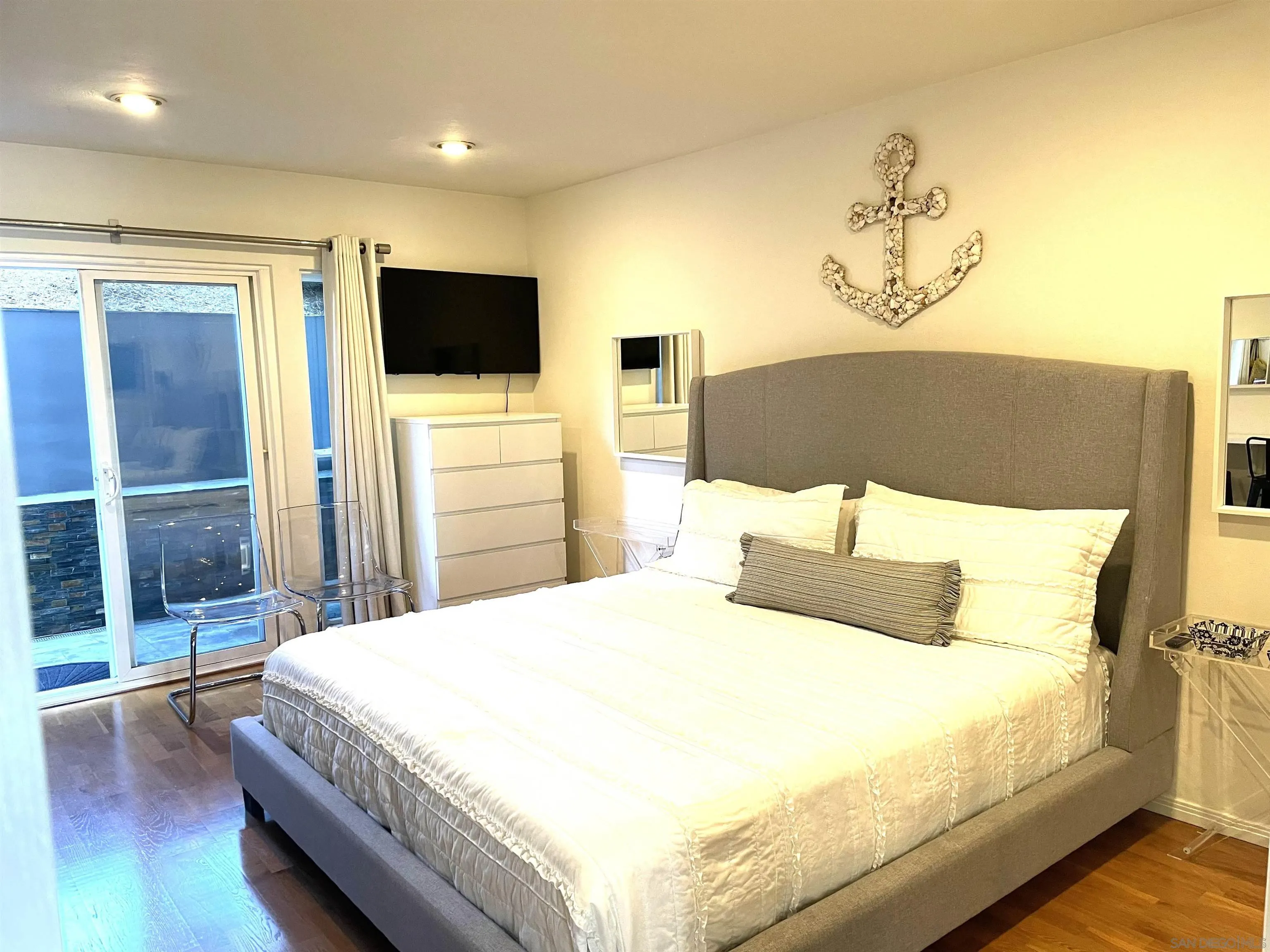 https://cdn.realtyfeed.com/cdn/127/260017557/f2d74f6caa72f23c161750241fb5073e.webp