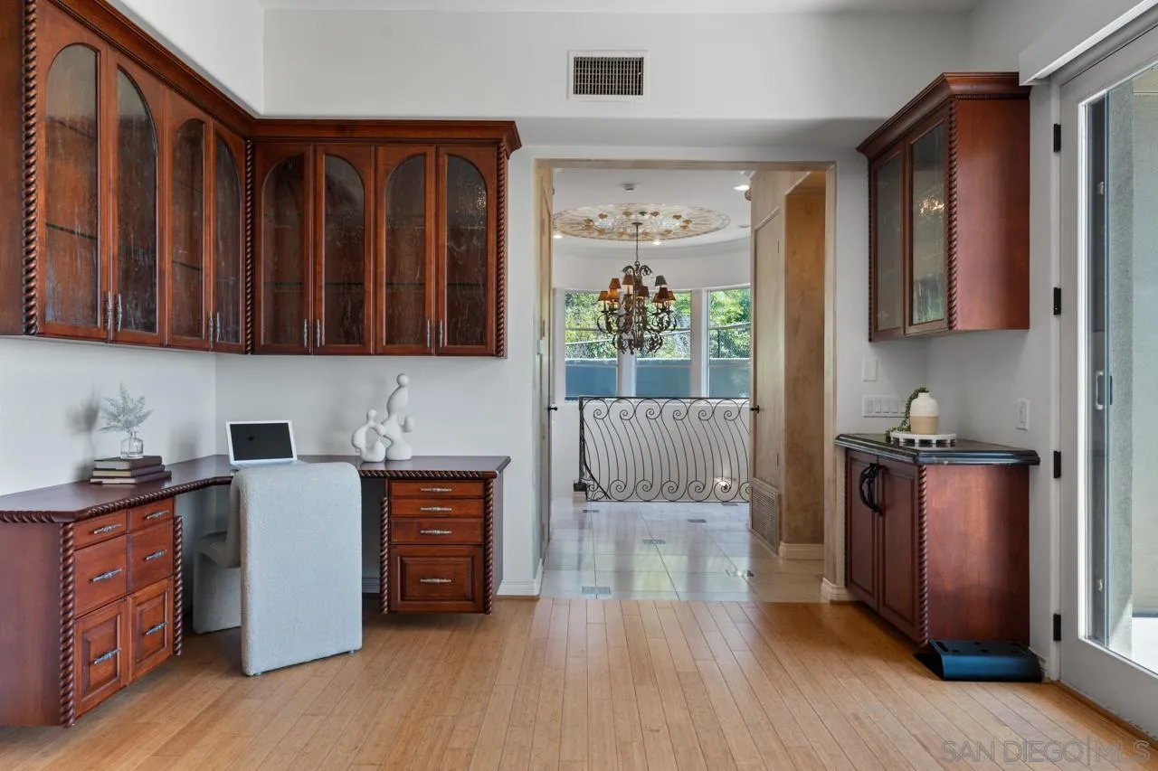 https://cdn.realtyfeed.com/cdn/127/260017558/1b0a9f13acf667ba7ea56951762aa70d.webp