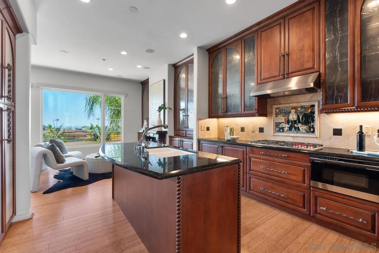 https://cdn.realtyfeed.com/cdn/127/260017558/293c707090c2069367a094ef74a528da.webp