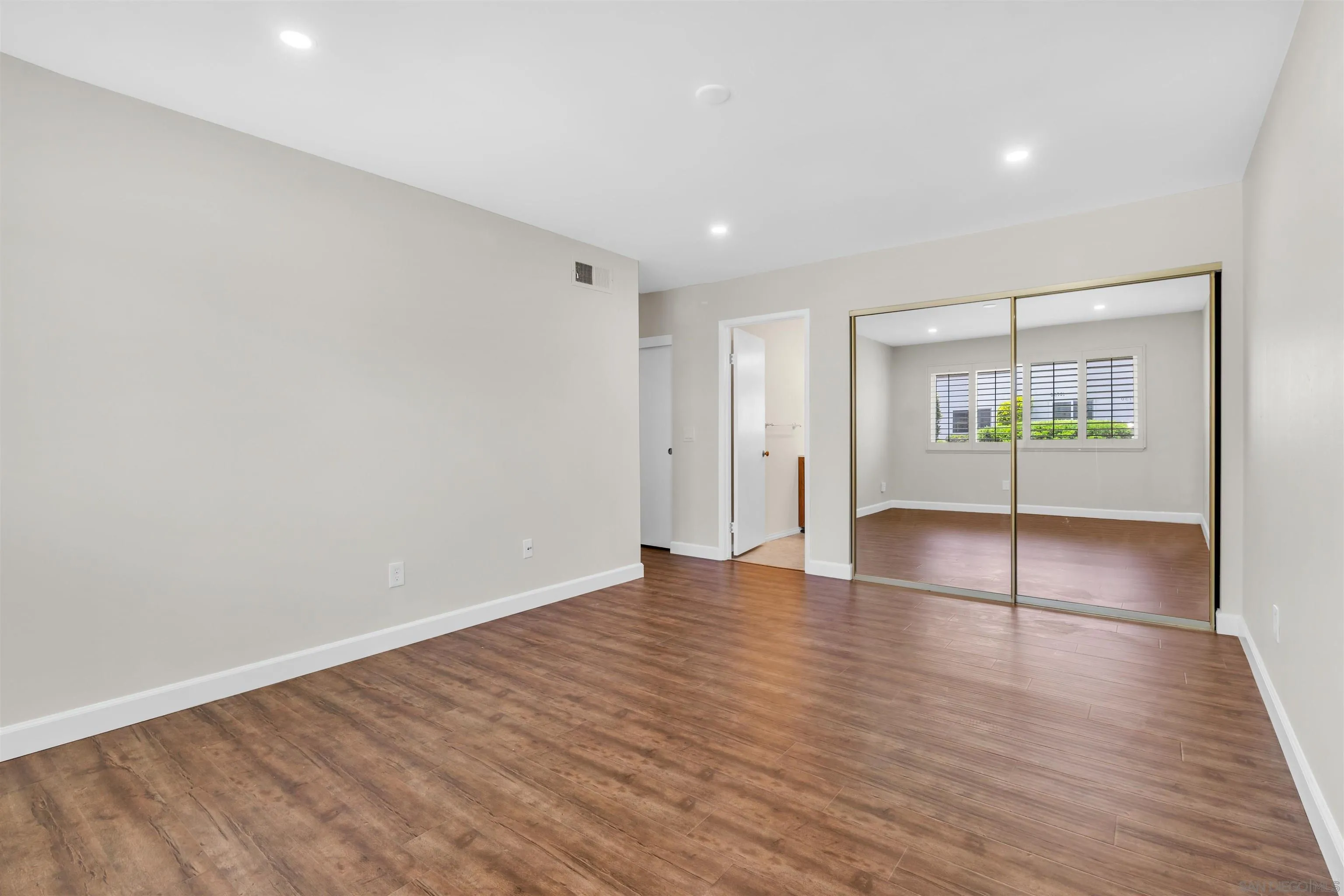 Photo #17: 260017561 Listing: Photo #17