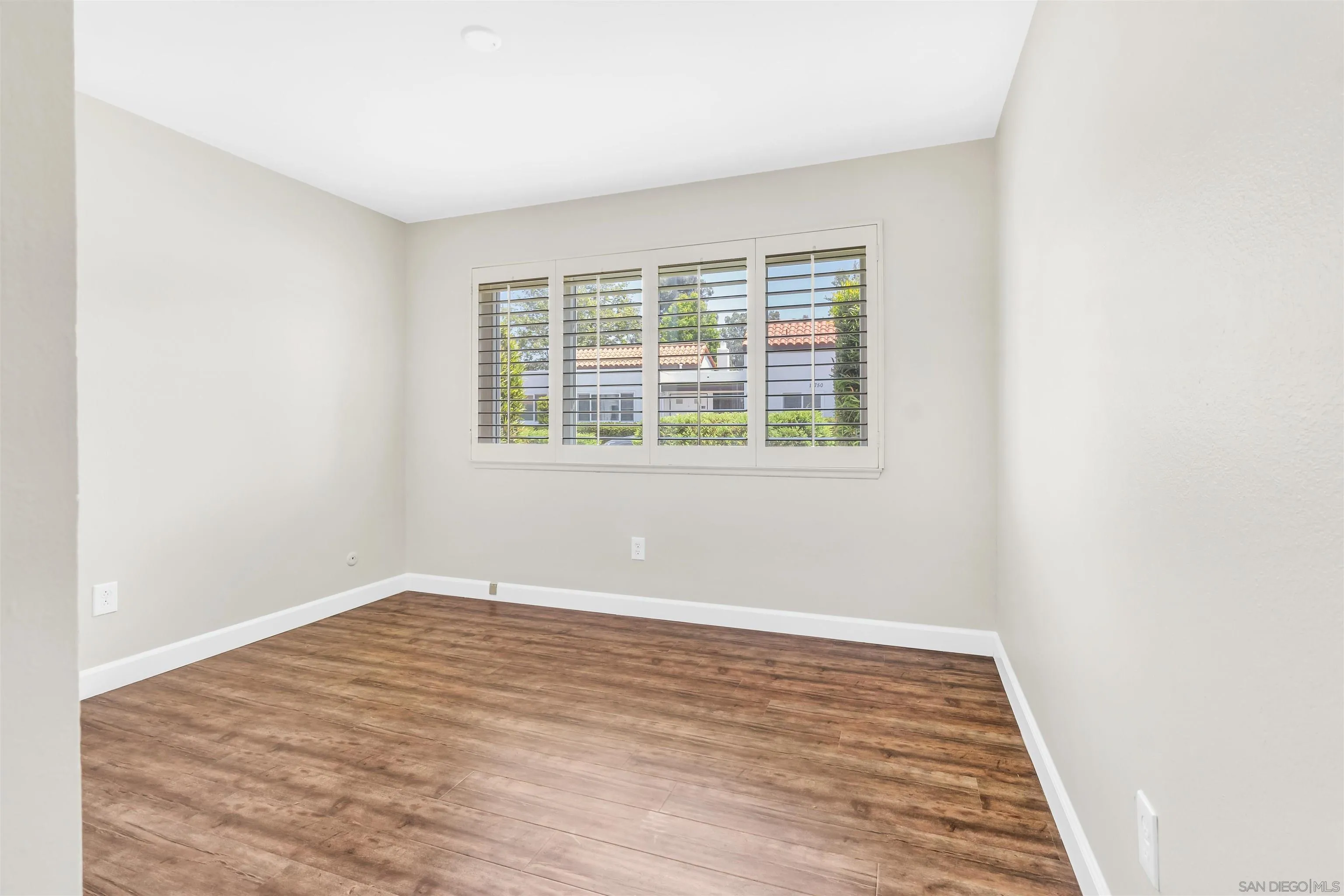 Photo #12: 260017561 Listing: Photo #12