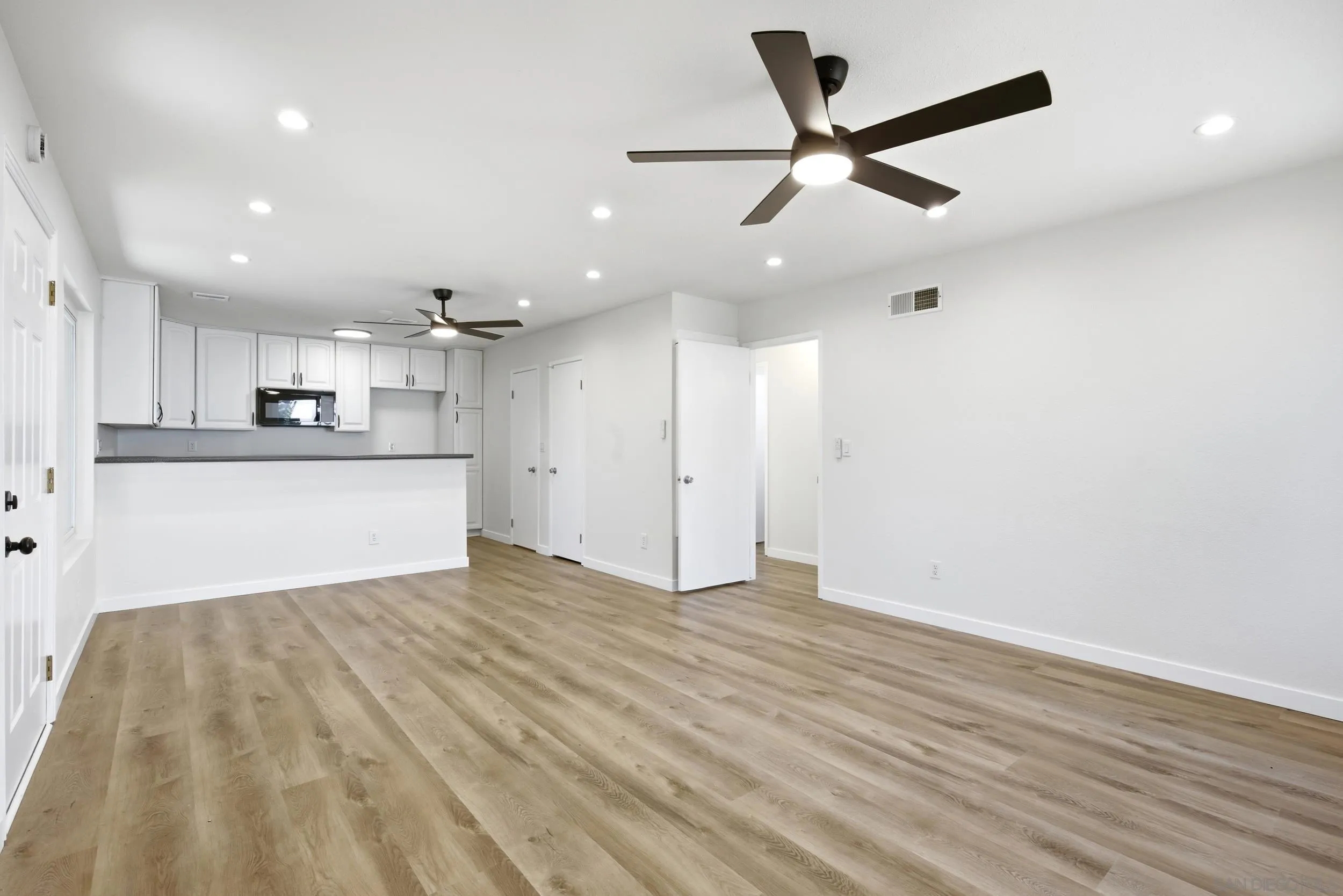 Photo #5: 260017563 Listing: Photo #5