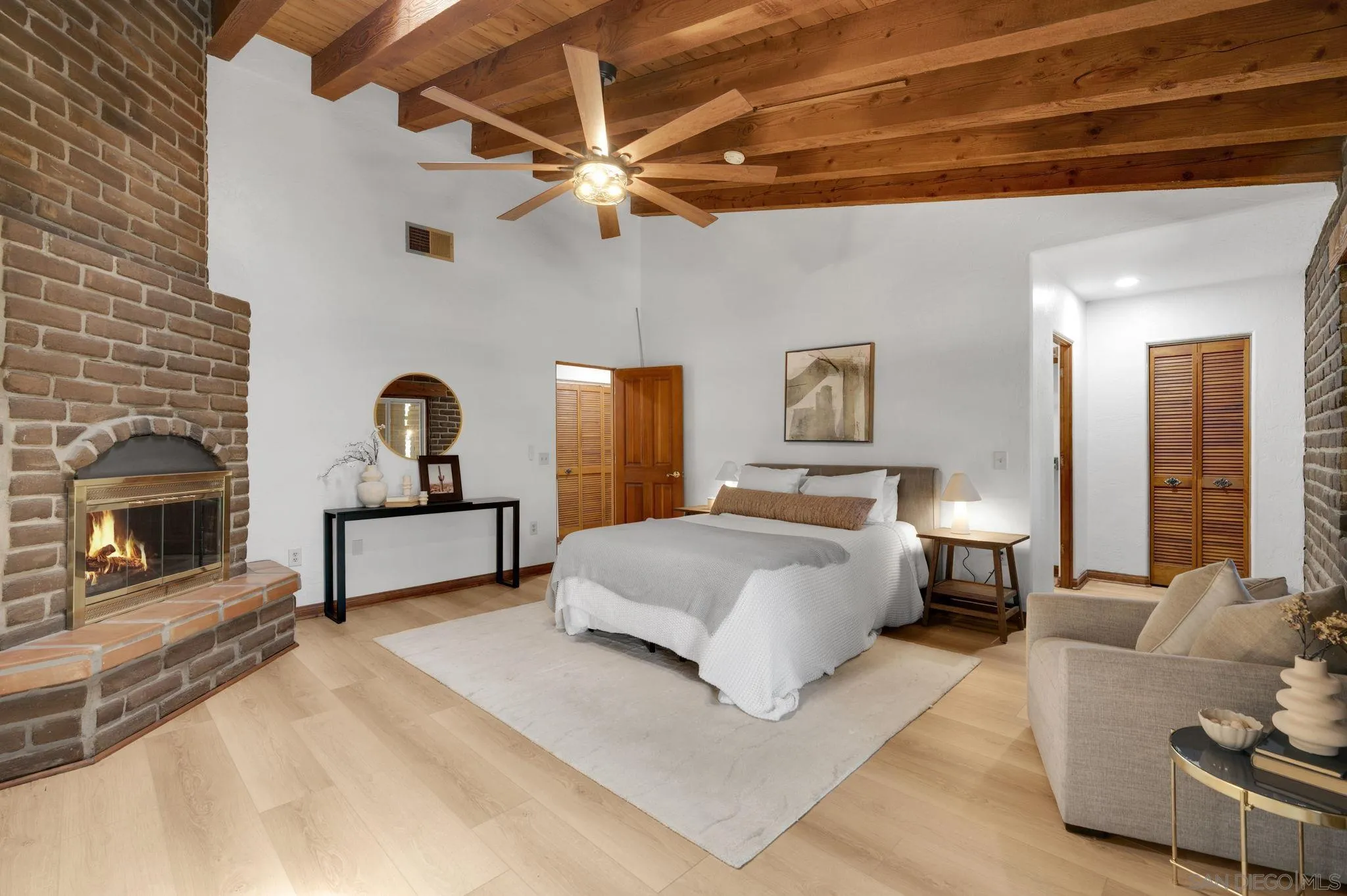 https://cdn.realtyfeed.com/cdn/127/260017564/0b15c0f253774122680b5e980e9f7803.webp