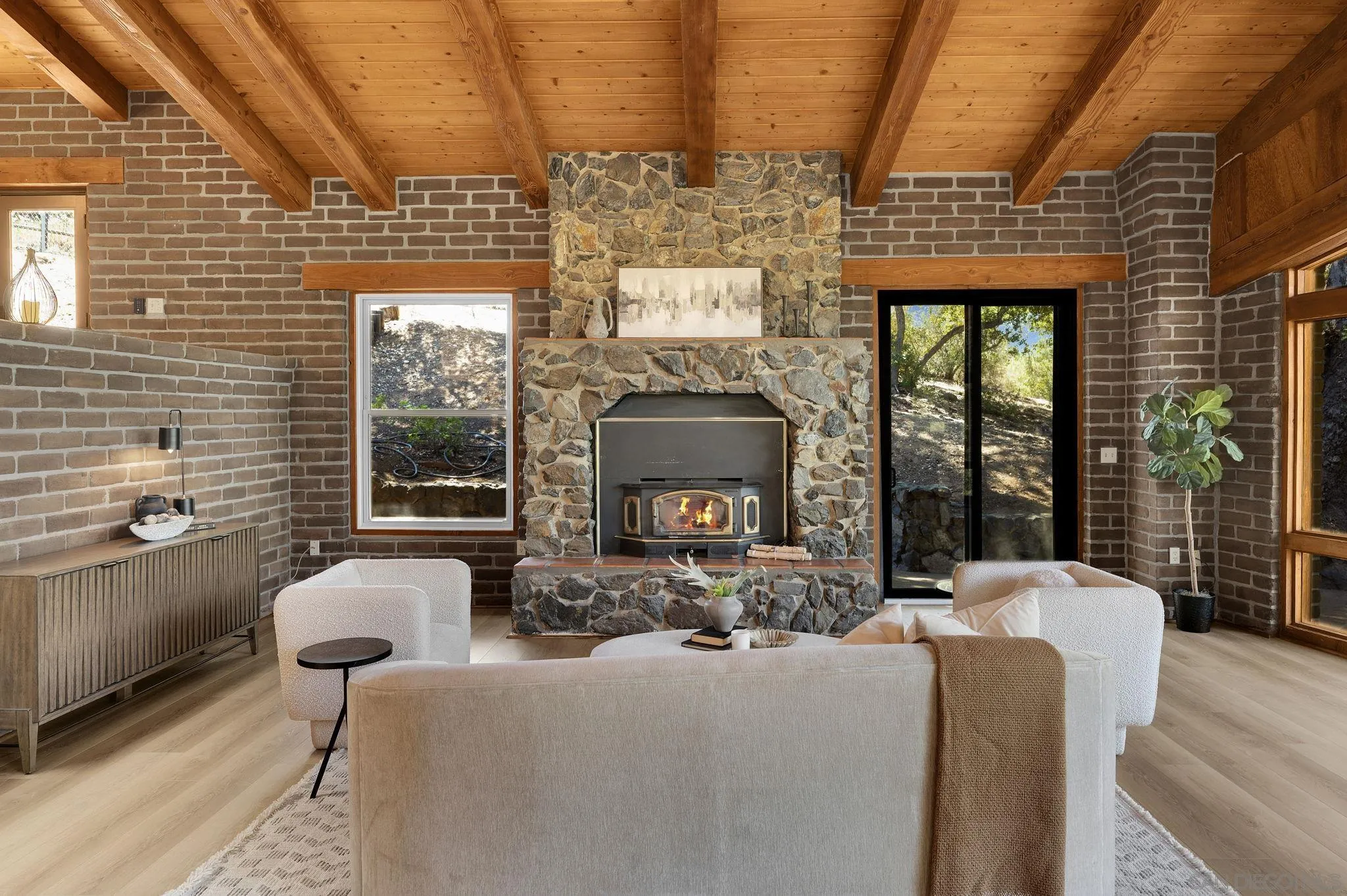 https://cdn.realtyfeed.com/cdn/127/260017564/102a878cbfac7dff24667c260858937d.webp