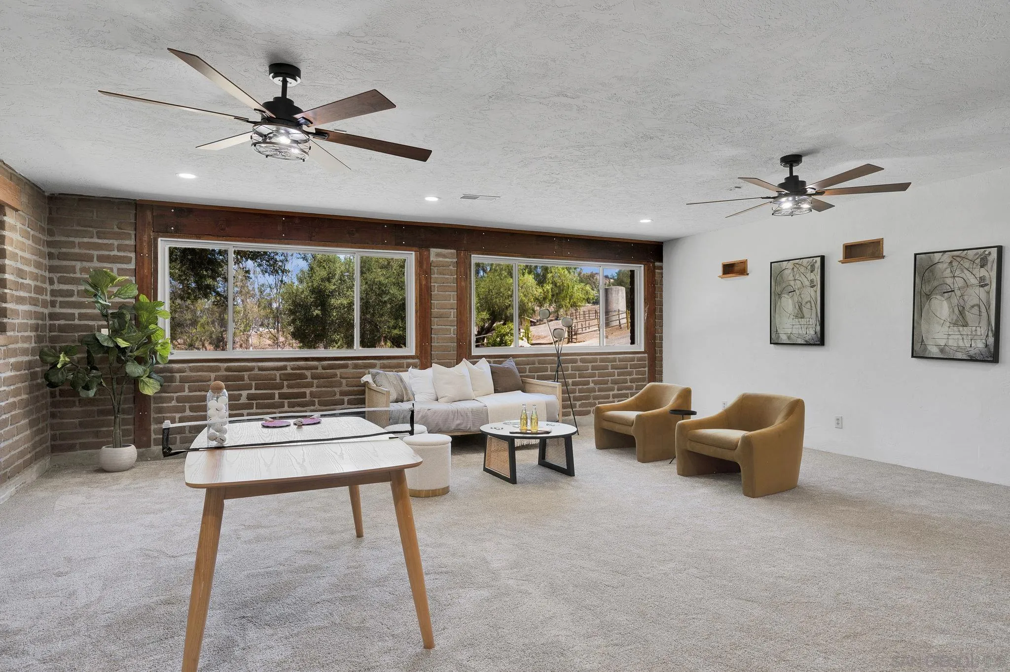 https://cdn.realtyfeed.com/cdn/127/260017564/2cc65f158e7197604400cbd69fa903e8.webp