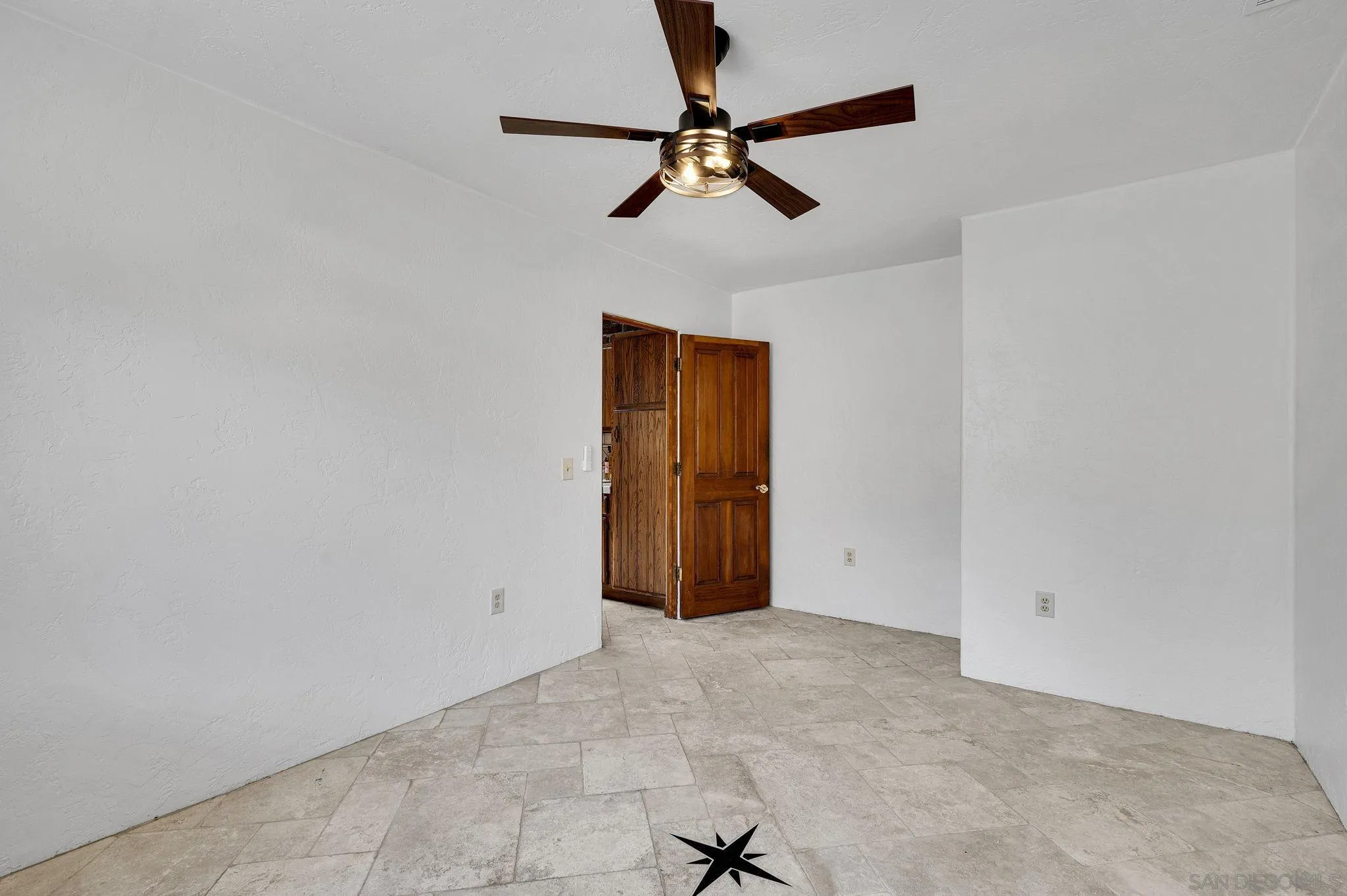 https://cdn.realtyfeed.com/cdn/127/260017564/475c4e395894388e7eb53aec7095a65a.webp