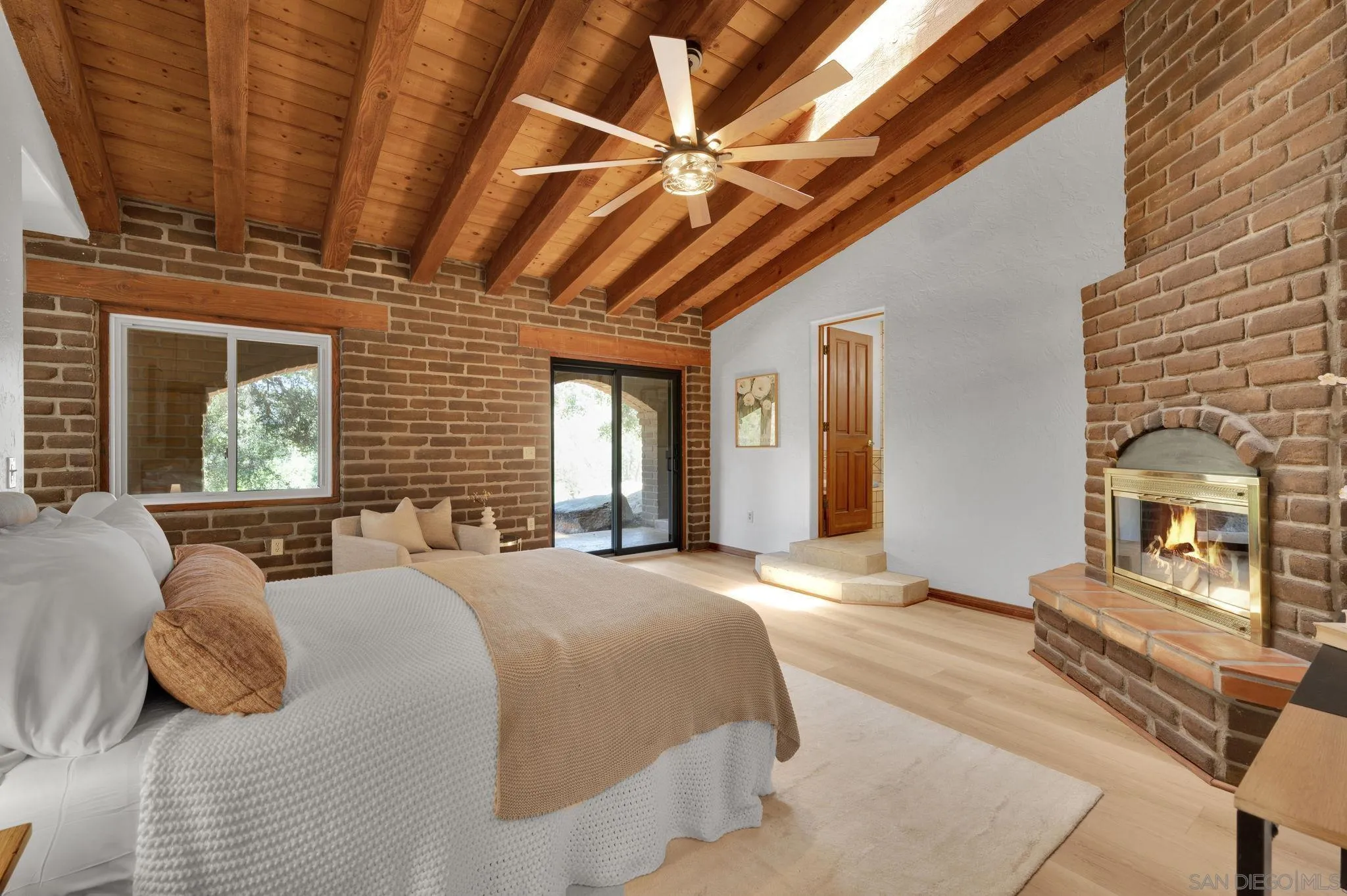 https://cdn.realtyfeed.com/cdn/127/260017564/48da0a991540a51598378250f08c7be7.webp