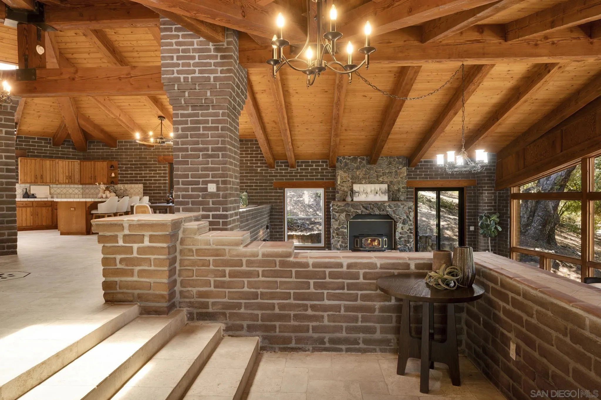https://cdn.realtyfeed.com/cdn/127/260017564/4d727320693f58e82195e994ed05f667.webp