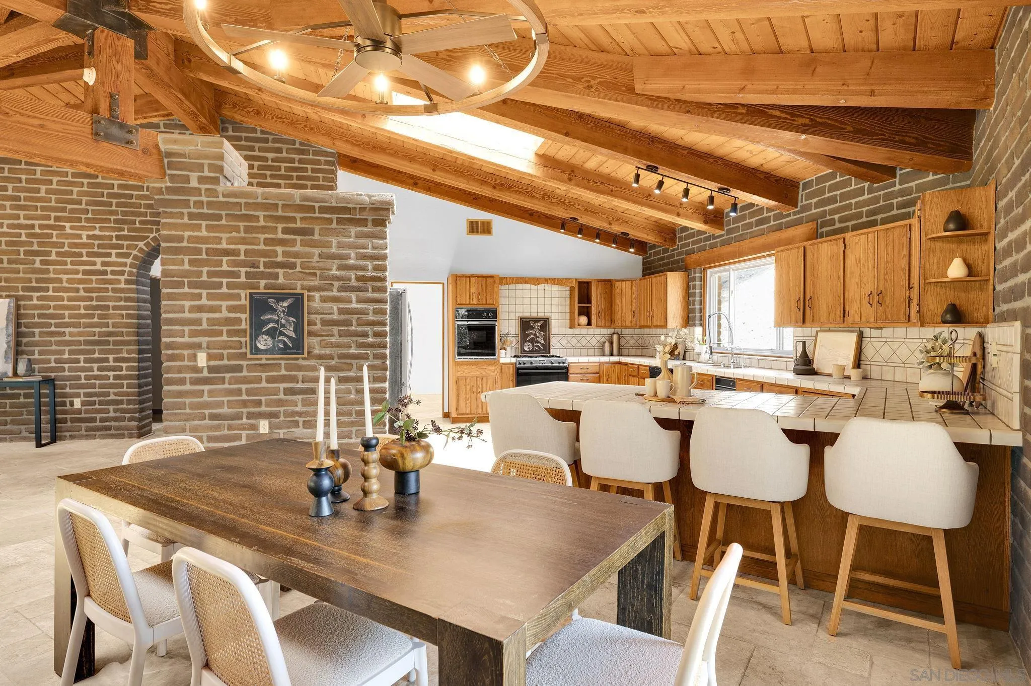 https://cdn.realtyfeed.com/cdn/127/260017564/6b1aad5ea30d459af8a3f191e51660c5.webp