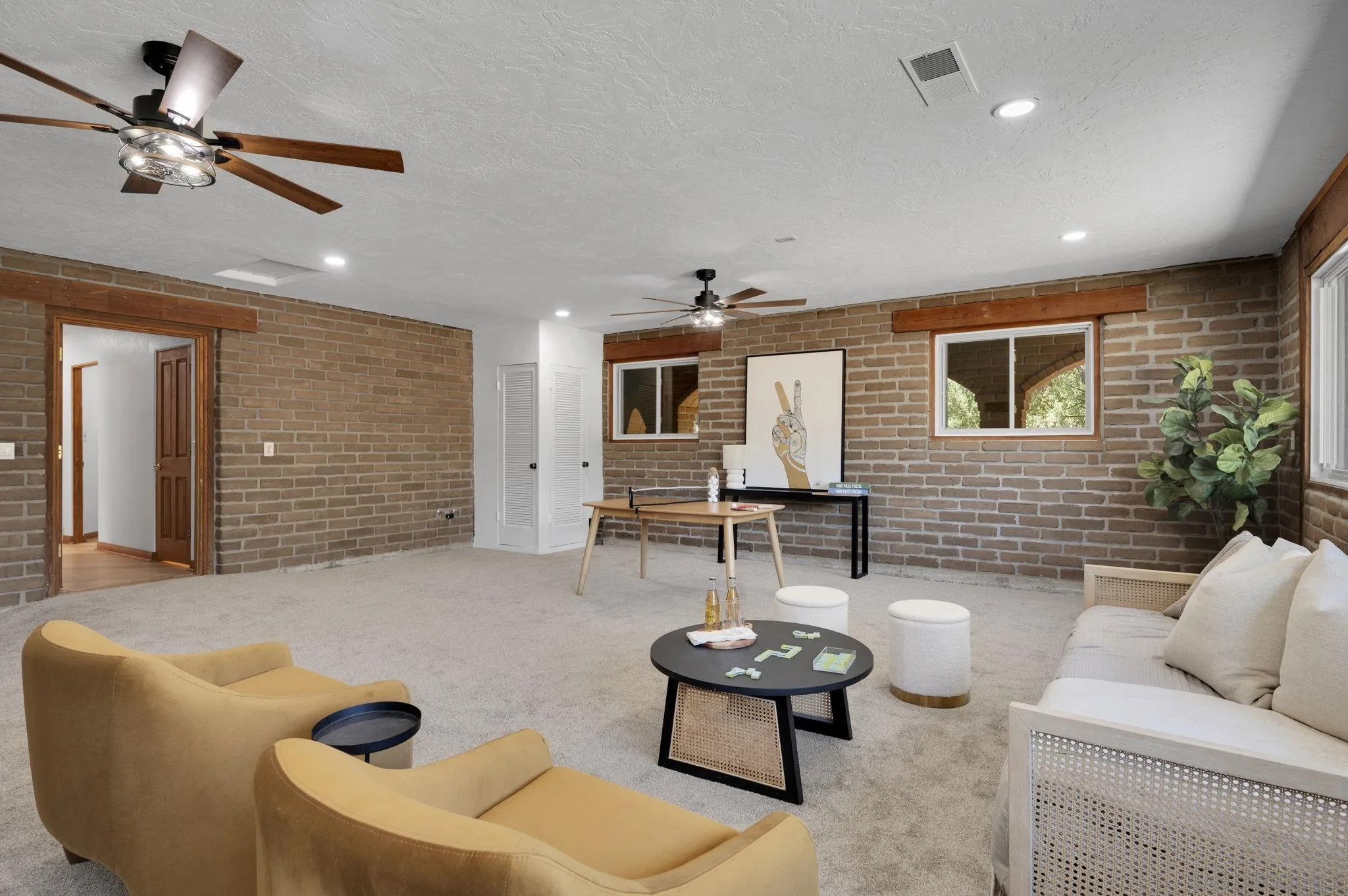 https://cdn.realtyfeed.com/cdn/127/260017564/6cec4a1ac37c5e9d5bd8c36b4efffbf6.webp