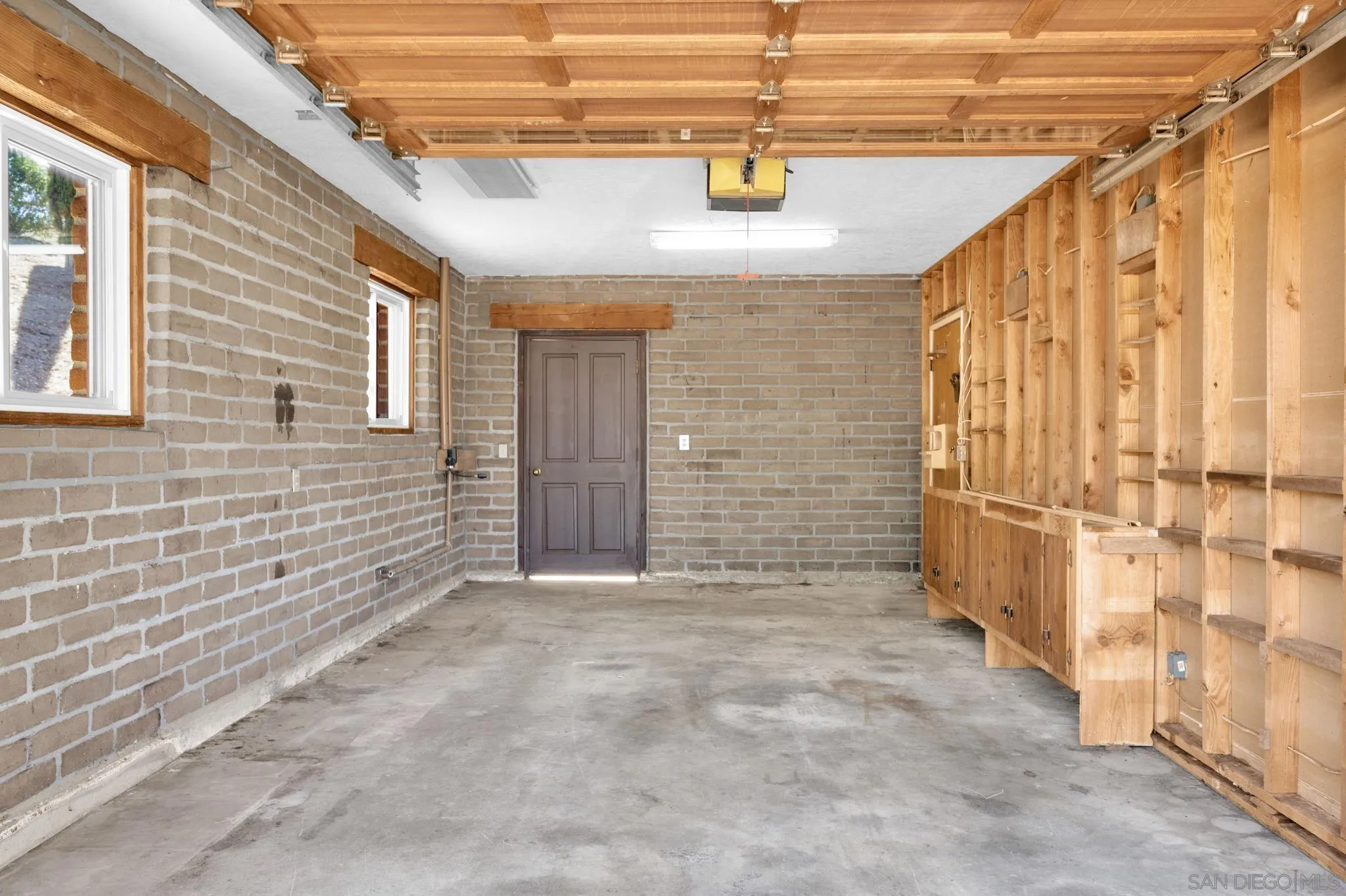 https://cdn.realtyfeed.com/cdn/127/260017564/761b59af1db2e6a3f89942d8c3a6514c.webp