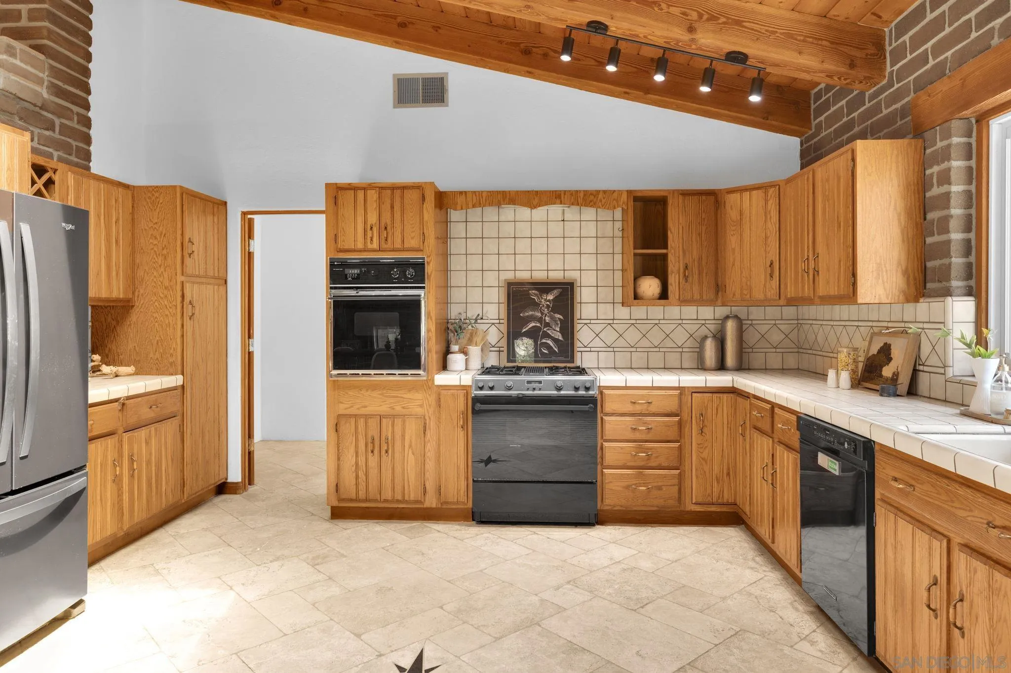 https://cdn.realtyfeed.com/cdn/127/260017564/7691f852701019dabb820da17d6e59f8.webp