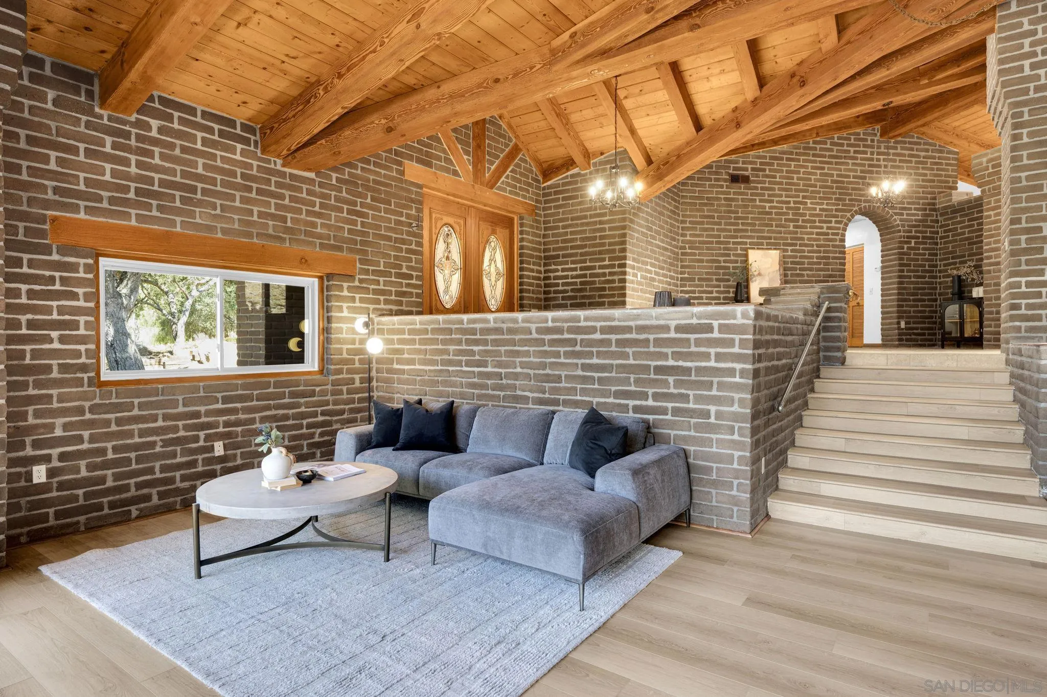 https://cdn.realtyfeed.com/cdn/127/260017564/8acc85ba21806db273fb1e78c98896aa.webp