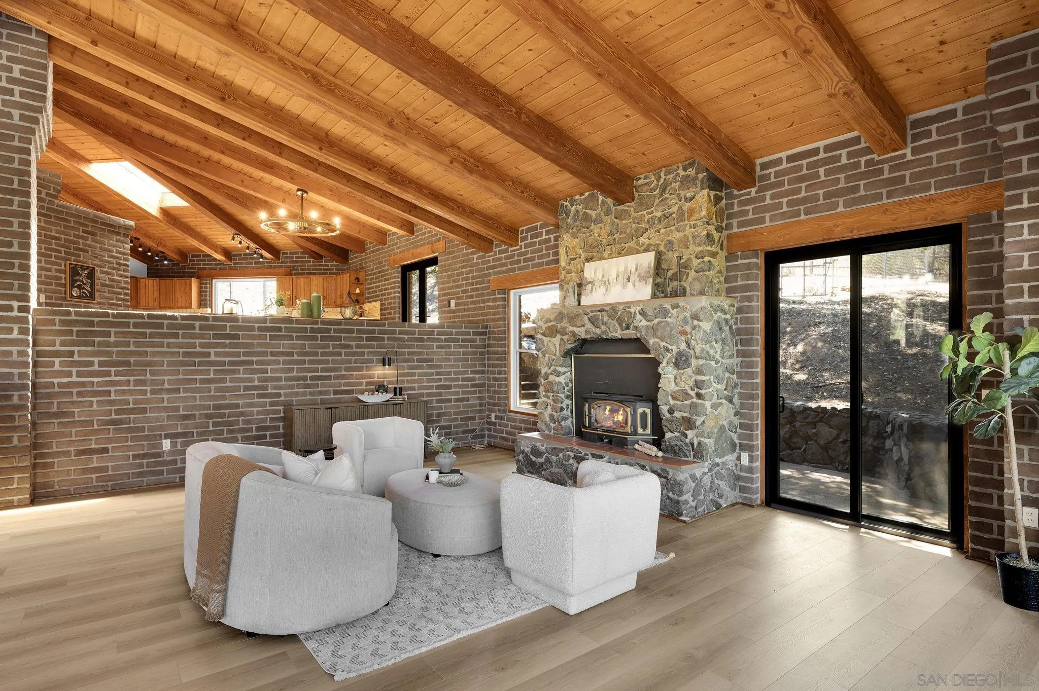 https://cdn.realtyfeed.com/cdn/127/260017564/c0826da8f617d5174570273485e80fce.webp