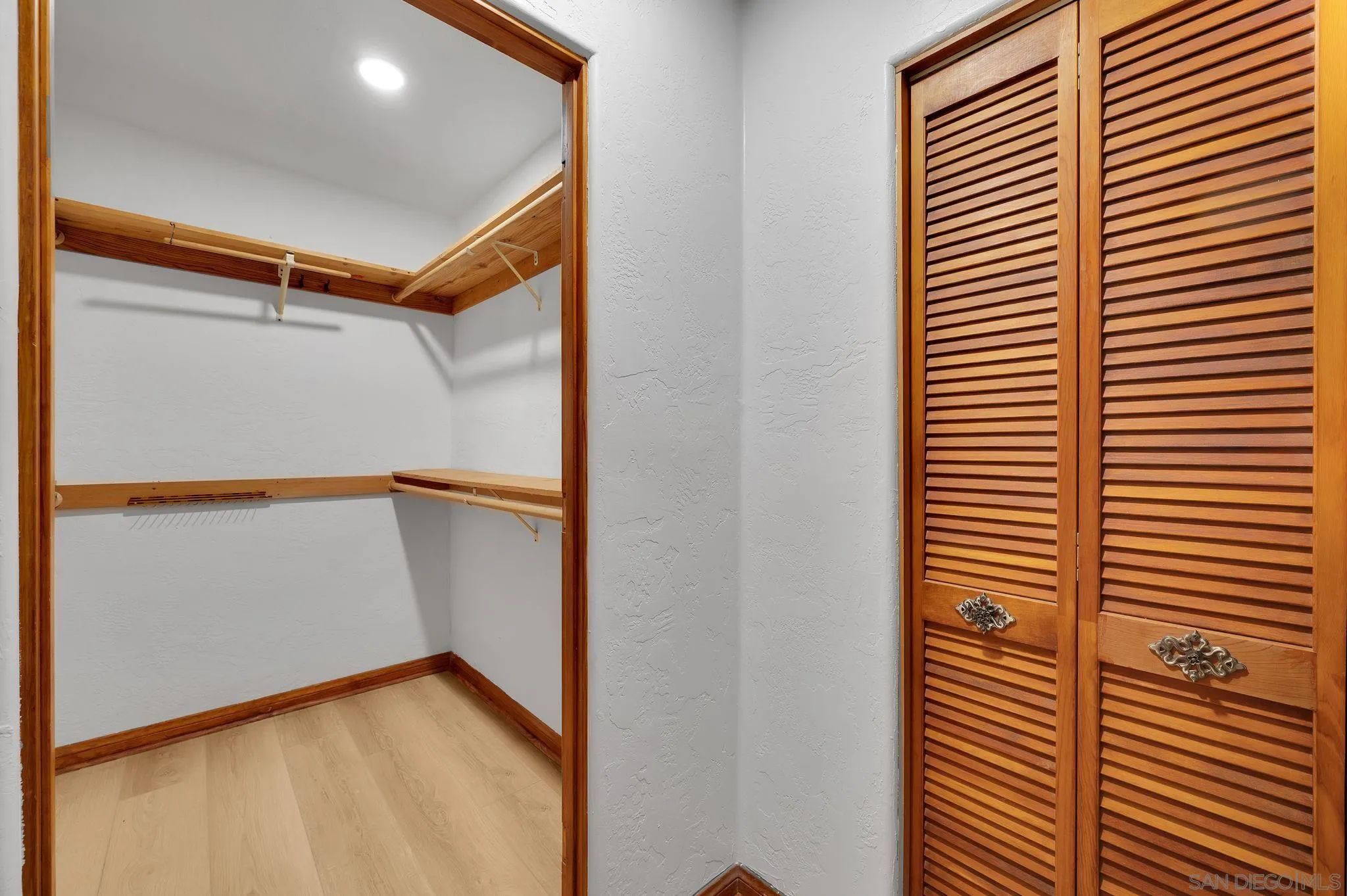 https://cdn.realtyfeed.com/cdn/127/260017564/c3b4150981745ab6ad827074ed2b7be8.webp