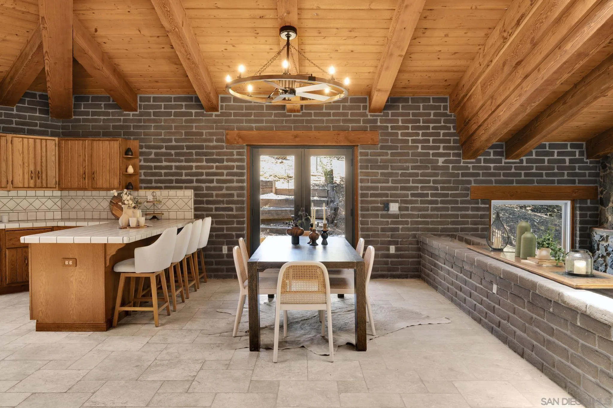 https://cdn.realtyfeed.com/cdn/127/260017564/c686e2b23925b8440b3772f1a8f2b15a.webp