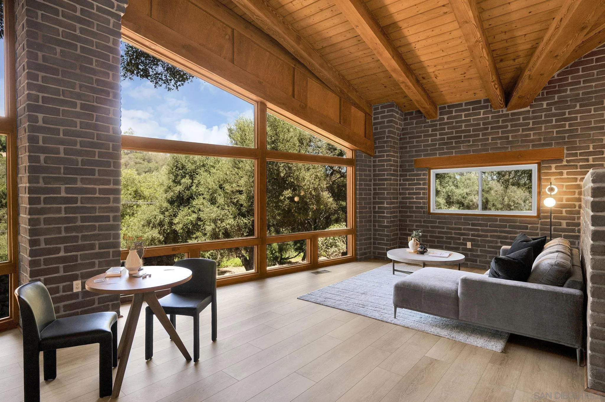 https://cdn.realtyfeed.com/cdn/127/260017564/eaa963028419fad757ac79b99723b7d7.webp