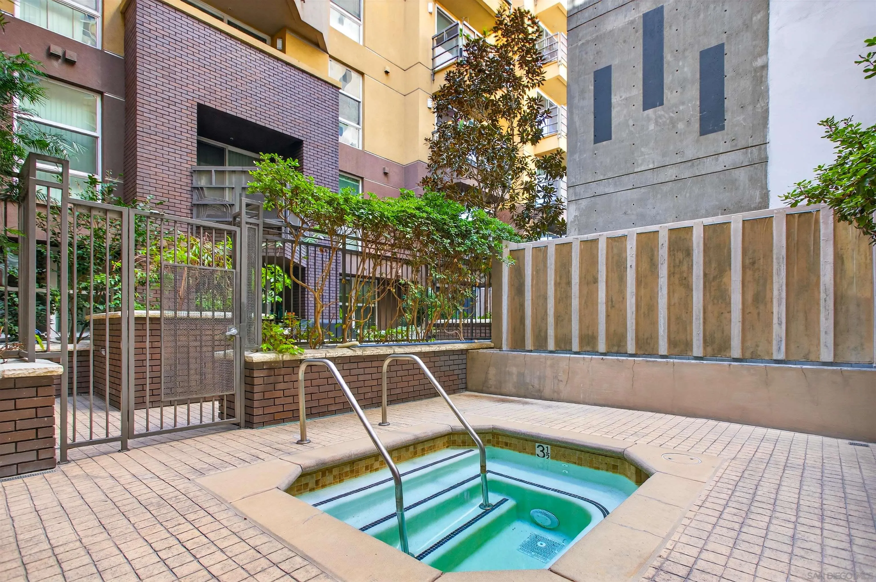Photo #14: 260017571 Listing: Photo #14