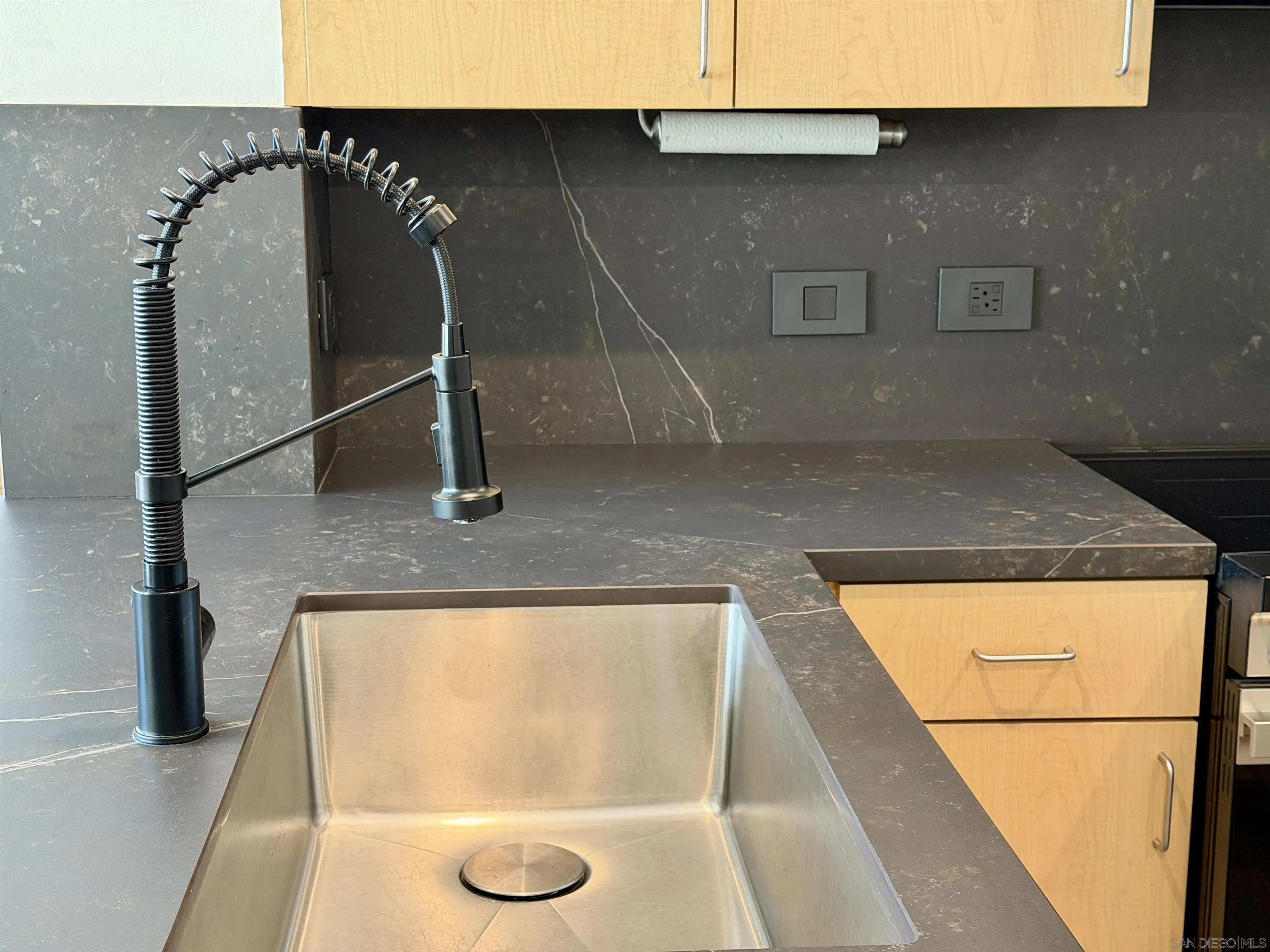 Photo #12: 260017572 Listing: Photo #12