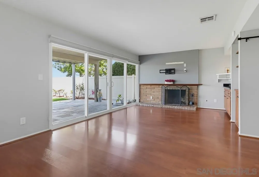 https://cdn.realtyfeed.com/cdn/127/260017573/43ea45185e933ea89c7298140b13068e.webp