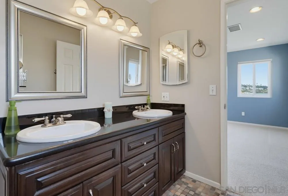 https://cdn.realtyfeed.com/cdn/127/260017573/c30dbe78b6cf8c34d7285cf86e968be6.webp