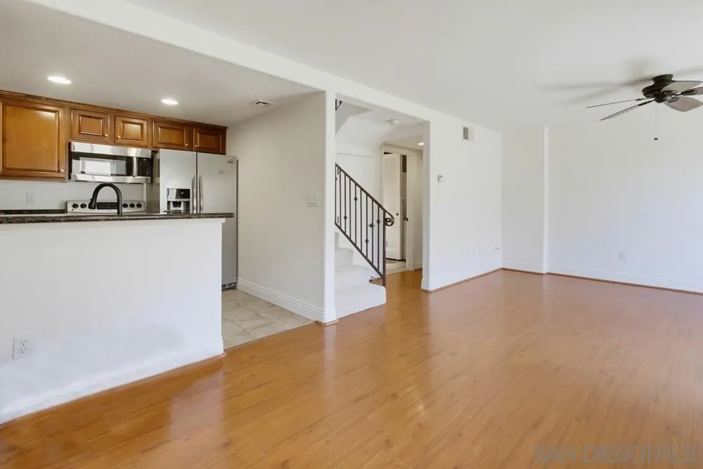 Photo #11: 260017576 Listing: Photo #11