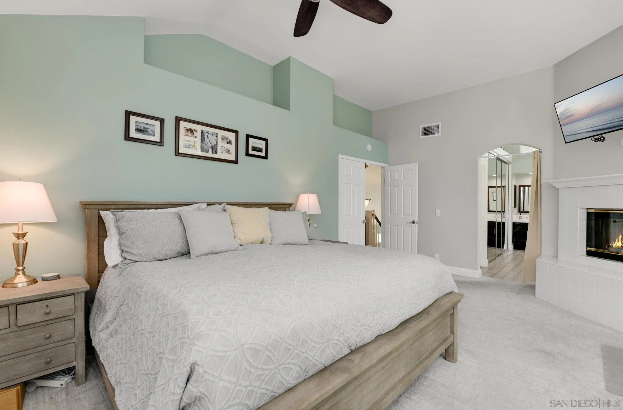 https://cdn.realtyfeed.com/cdn/127/260017577/7661861c3a8367b69194036585f123e7.webp