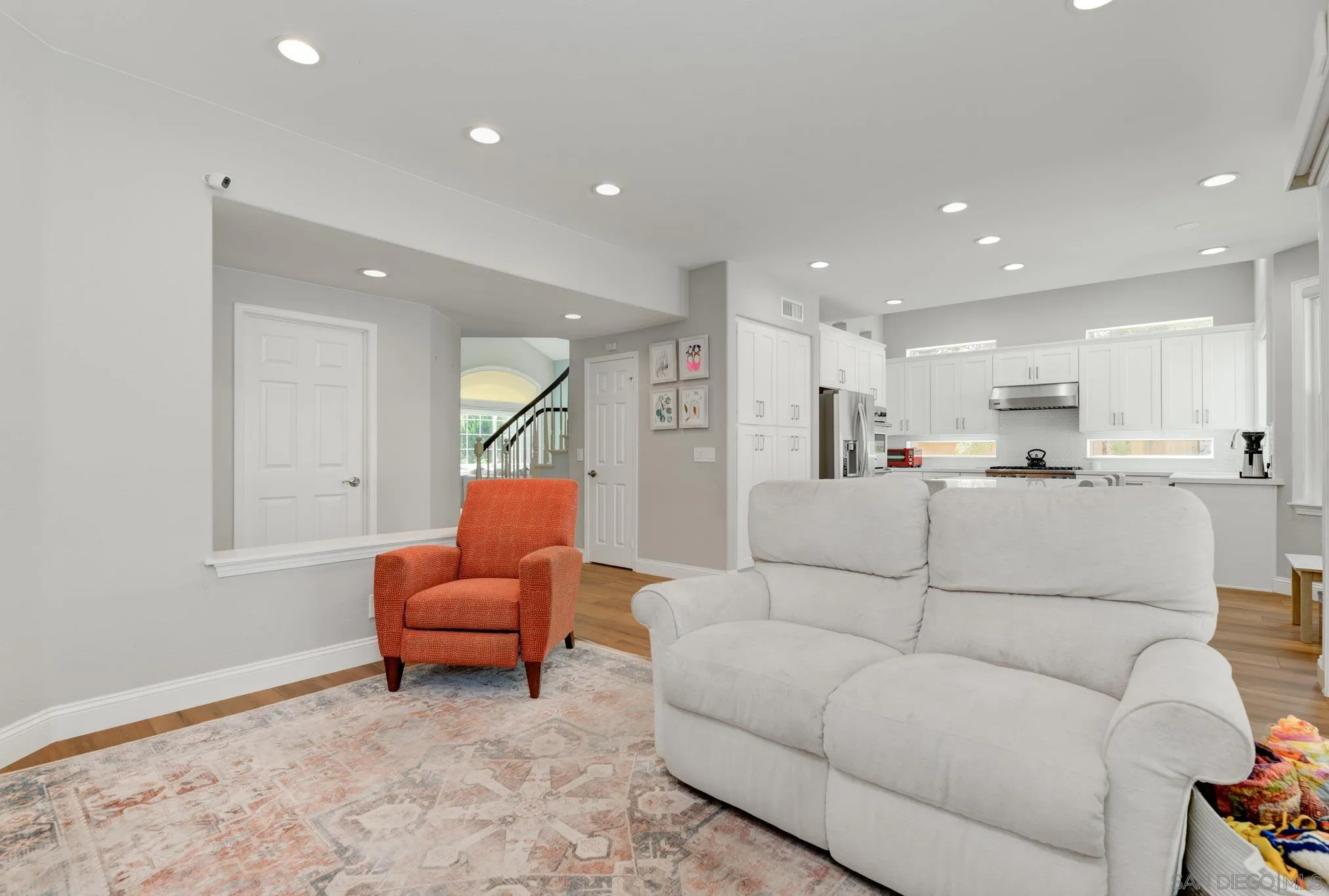 https://cdn.realtyfeed.com/cdn/127/260017577/90e42e14e038eefdeb12e9186dfeadb2.webp