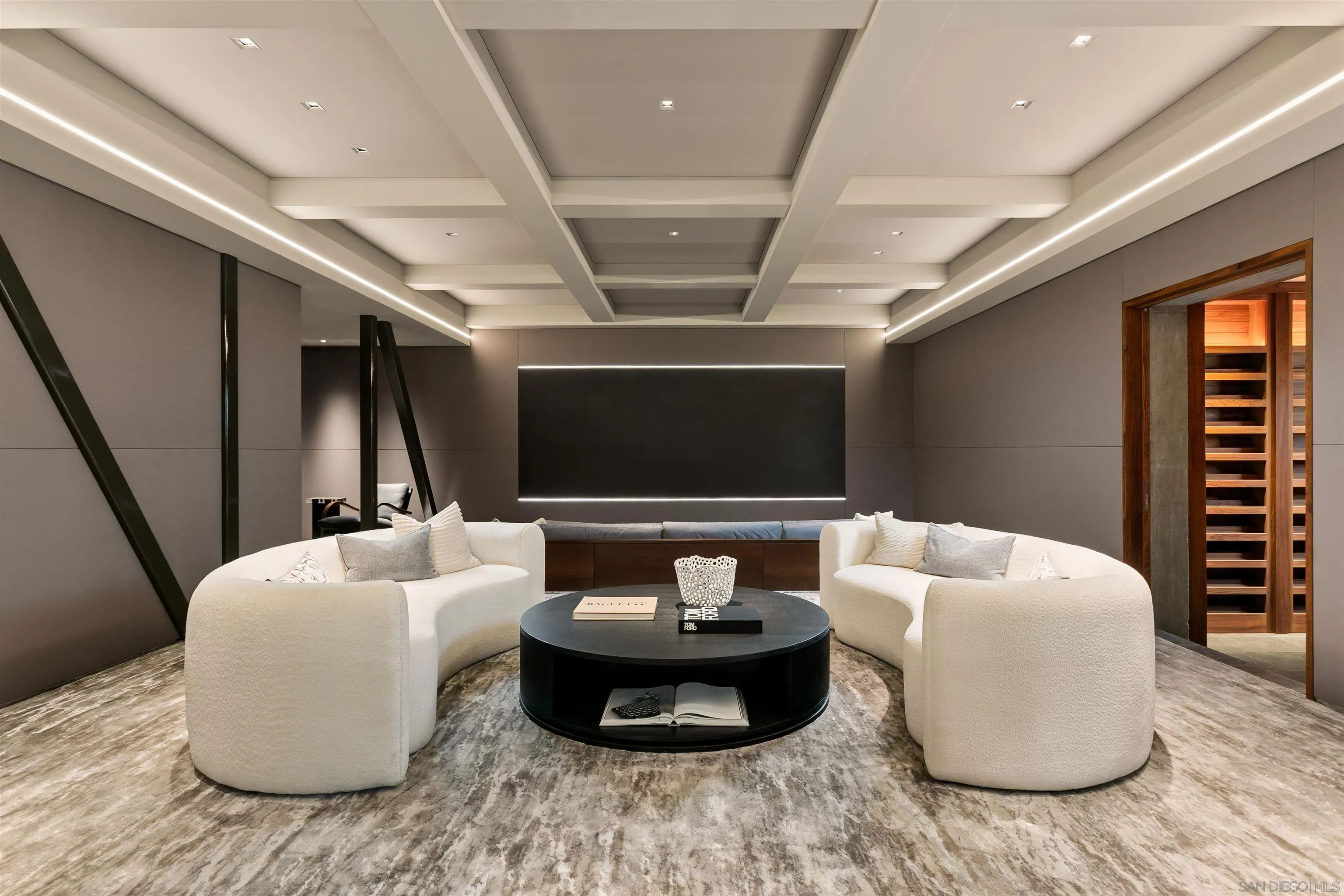 https://cdn.realtyfeed.com/cdn/127/260017585/641bd6b874b170b54db7803b761f31bd.webp