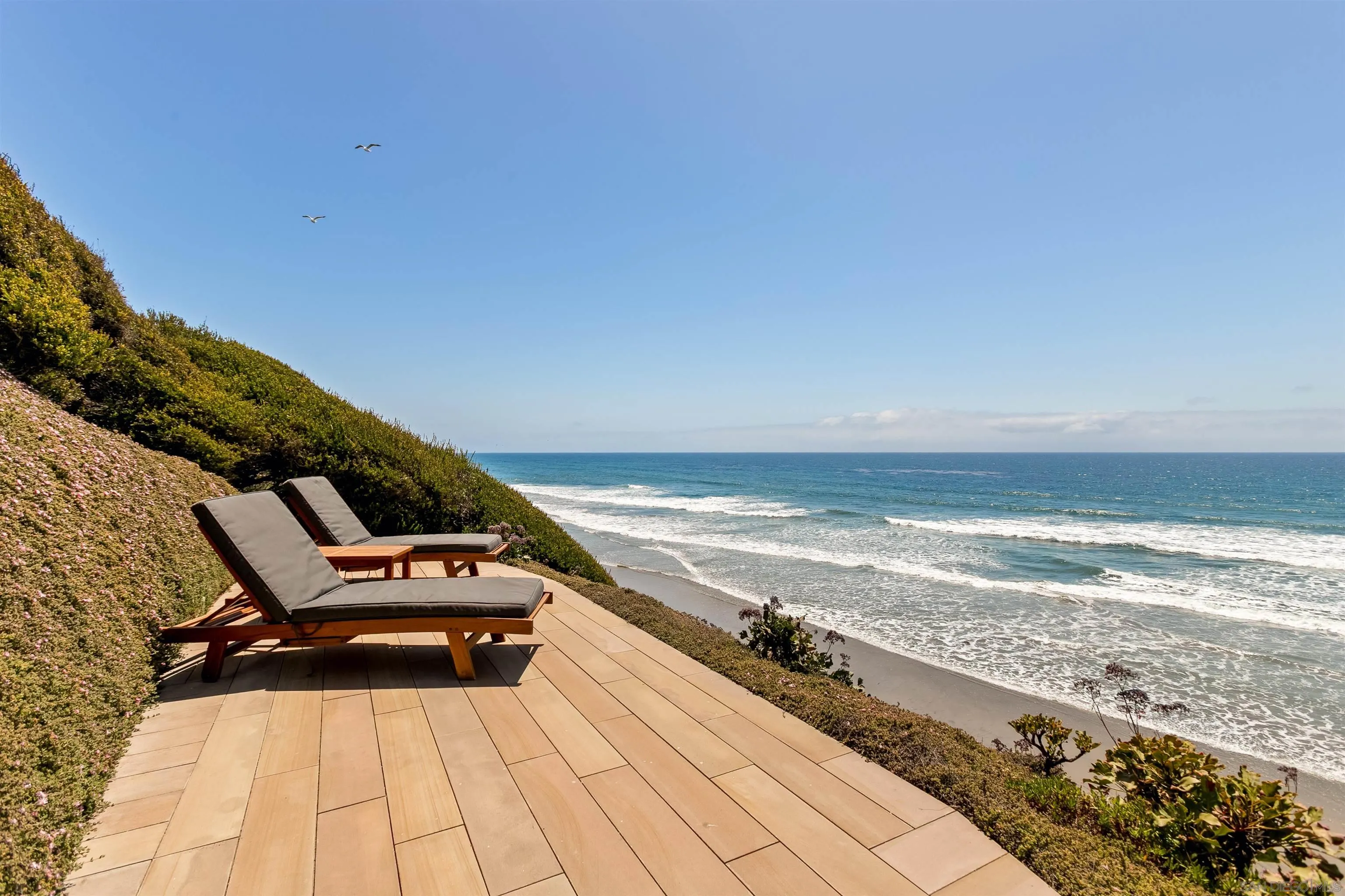 https://cdn.realtyfeed.com/cdn/127/260017585/c8d51d318a1ff2cda39417b779fd5419.webp